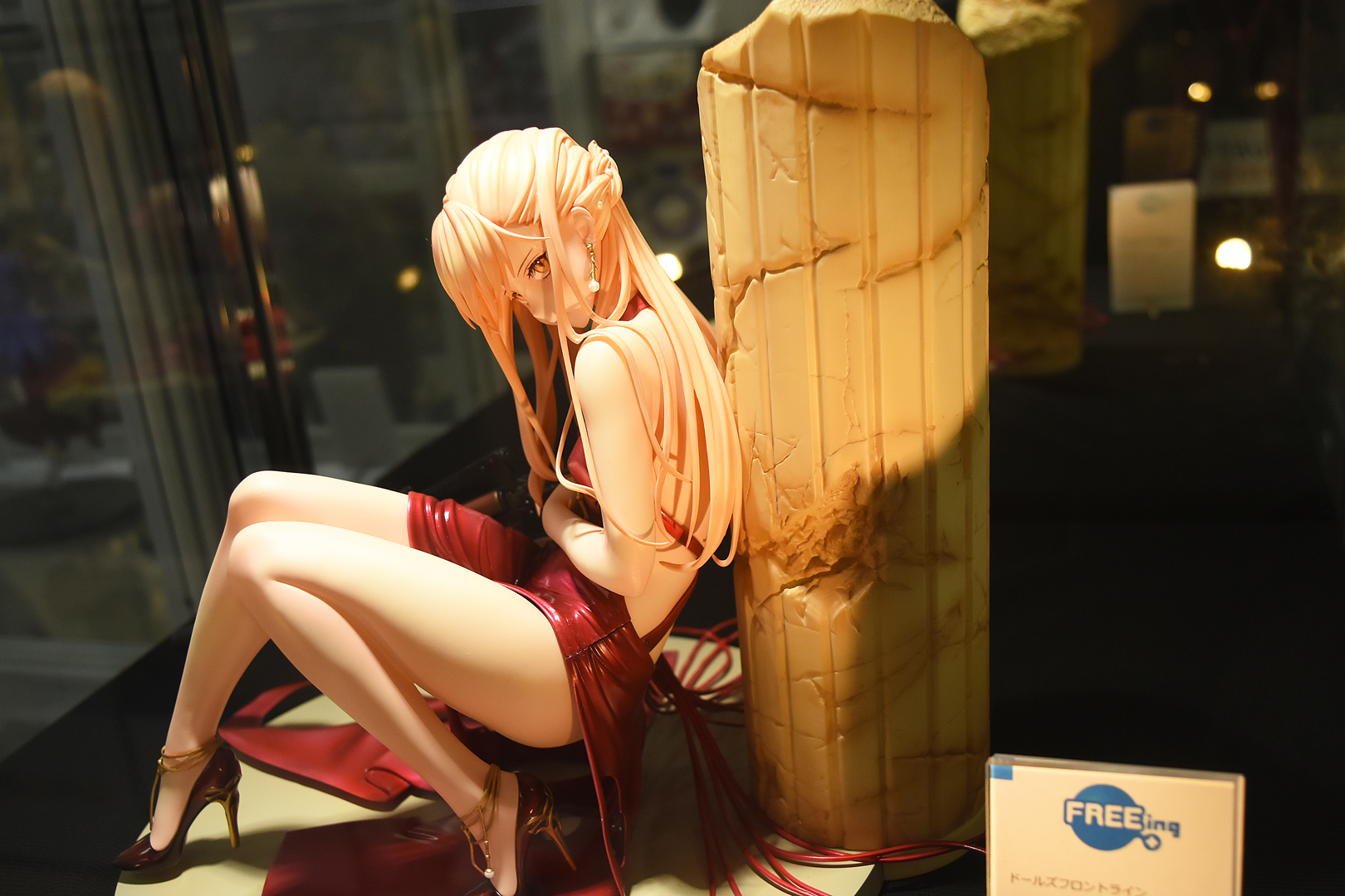 柱の傷や破損具合が良い味を出している