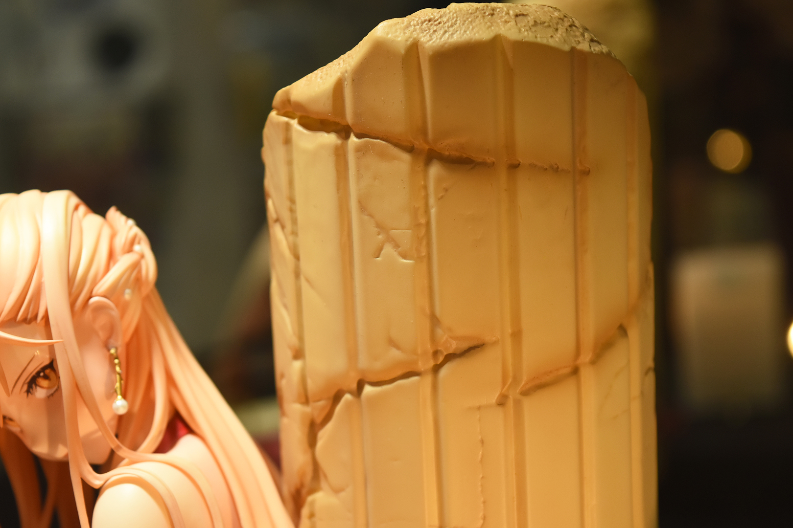 柱の傷や破損具合が良い味を出している