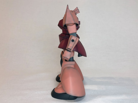特別企画】ガンプラ「HGUC 1/144 シャア専用ゲルググ」を黒立ち上げで