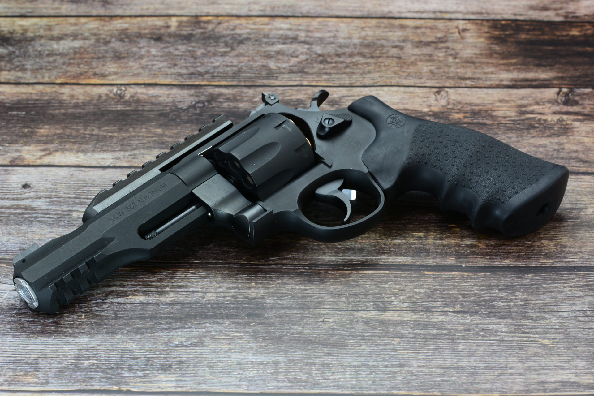 こちらは木目シートを敷いた