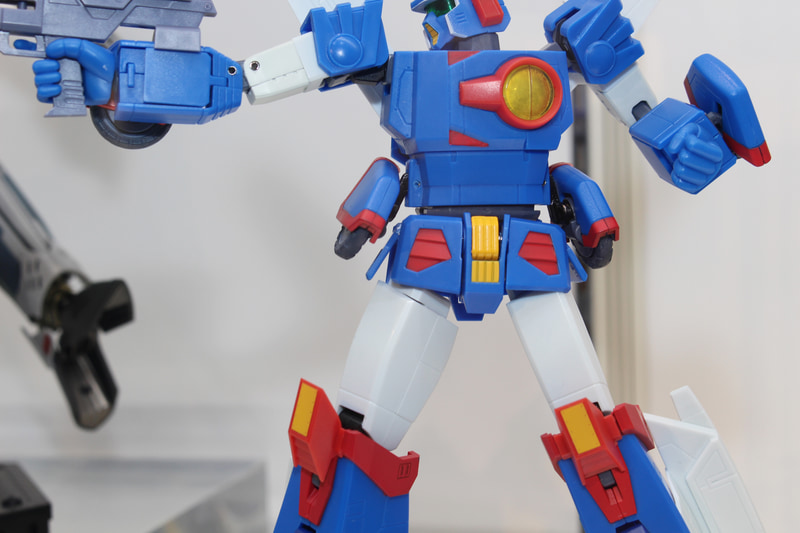 もちろん一部には金属パーツを採用。剛性も備えている