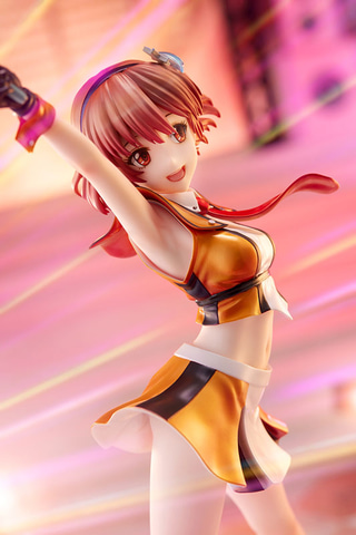 ULTRAMAN」より科特隊風アイドル衣装で佐山レナがフィギュア化