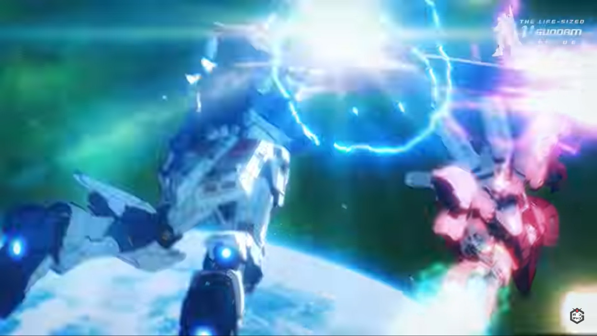 新武装を手に白兵戦に挑むサザビー