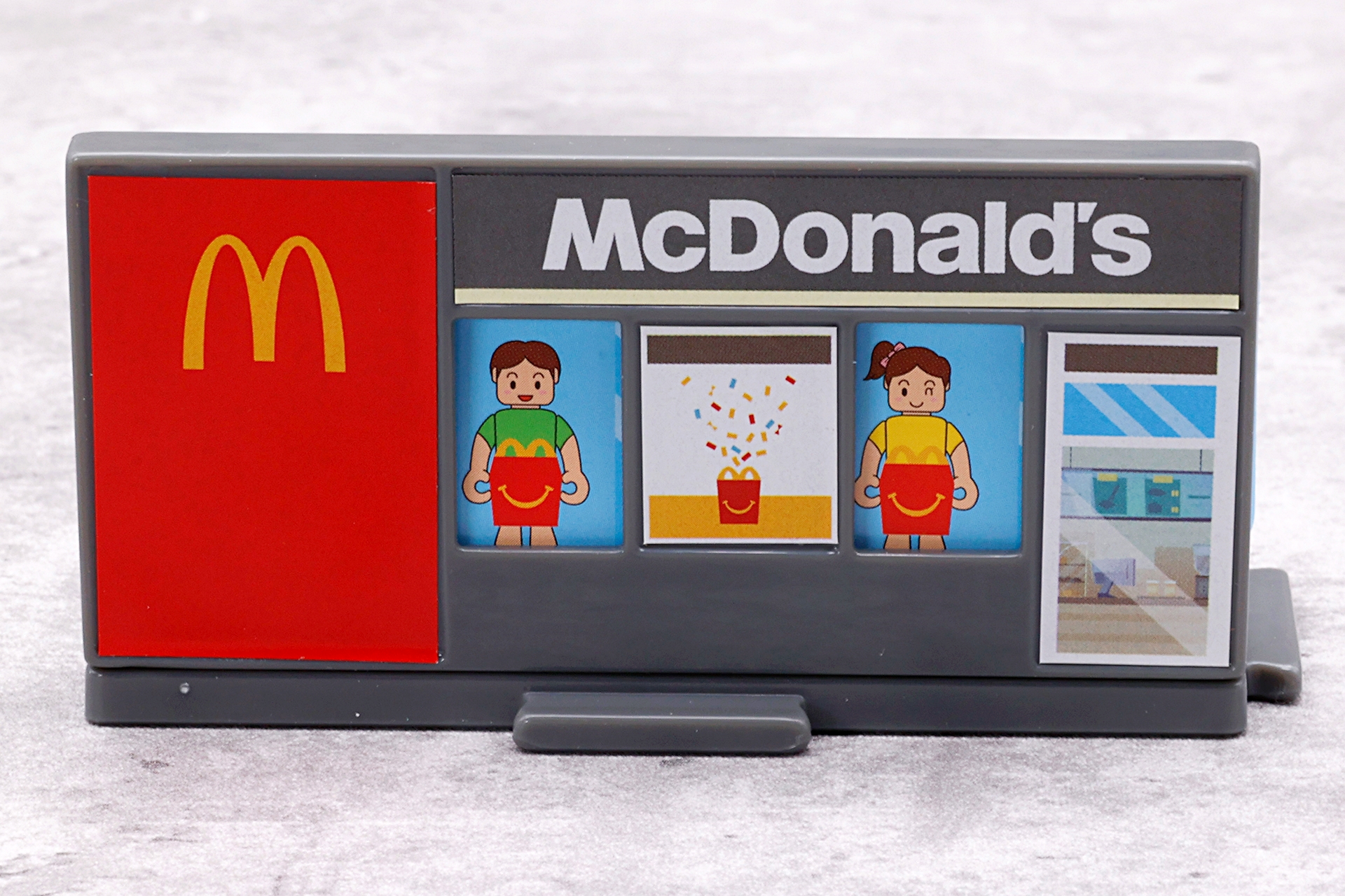 シールを貼ってイラストのシートをセットしたところ