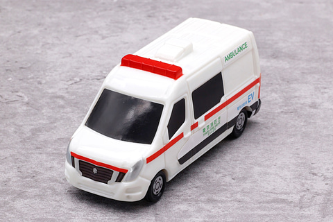 トミカEV救急車セット 特別企画】ハッピーセット「トミカ」を一足先に遊んでみた！ EV救急車