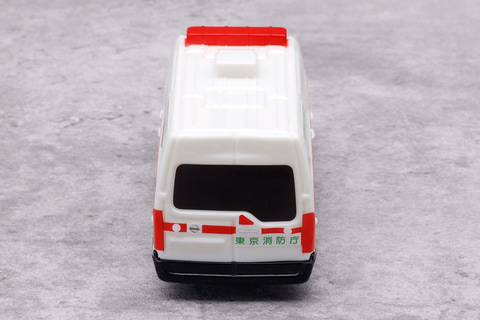 特別企画】ハッピーセット「トミカ」を一足先に遊んでみた！ EV救急車