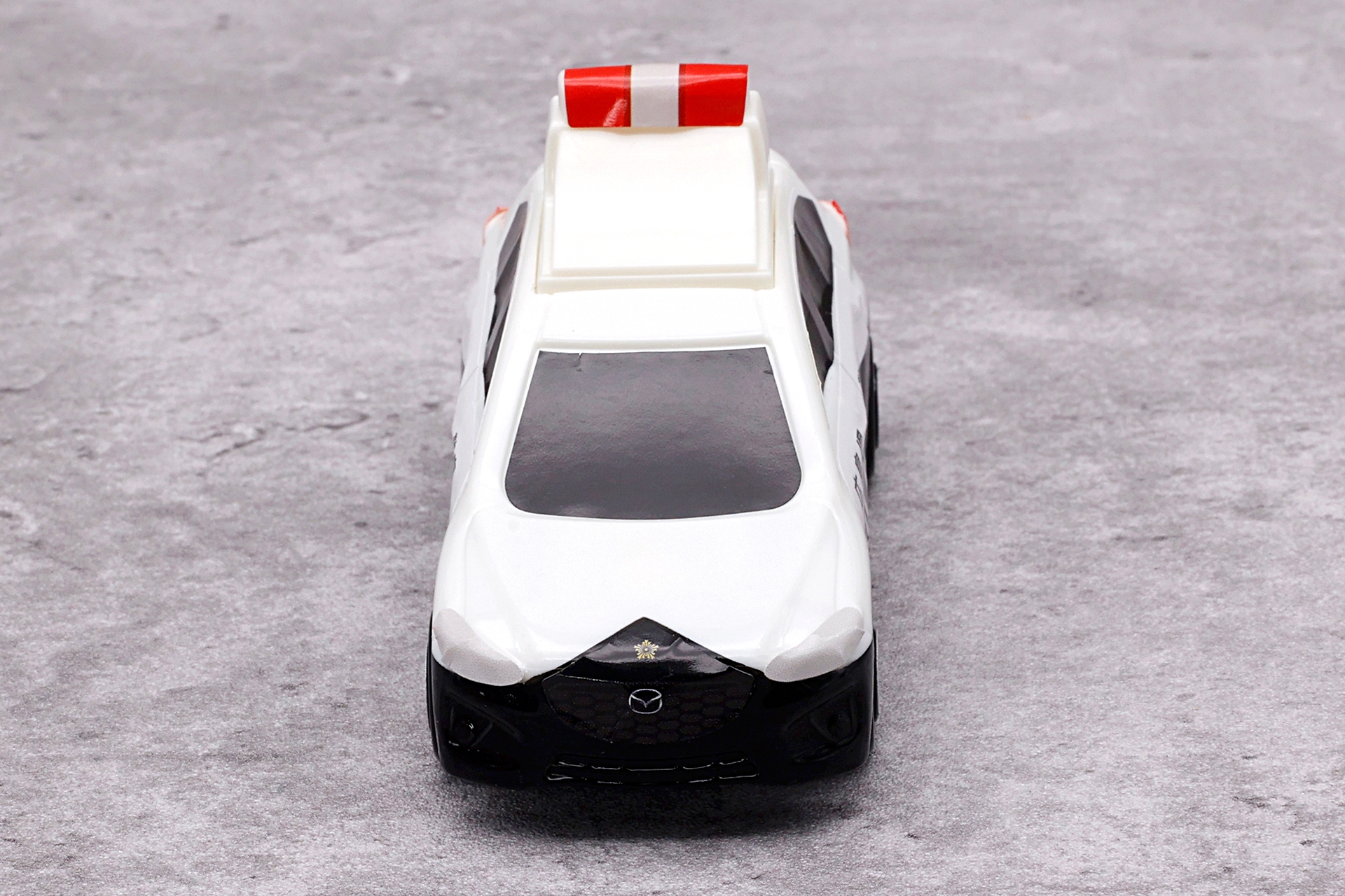 前面のライトなどもシールで再現されている