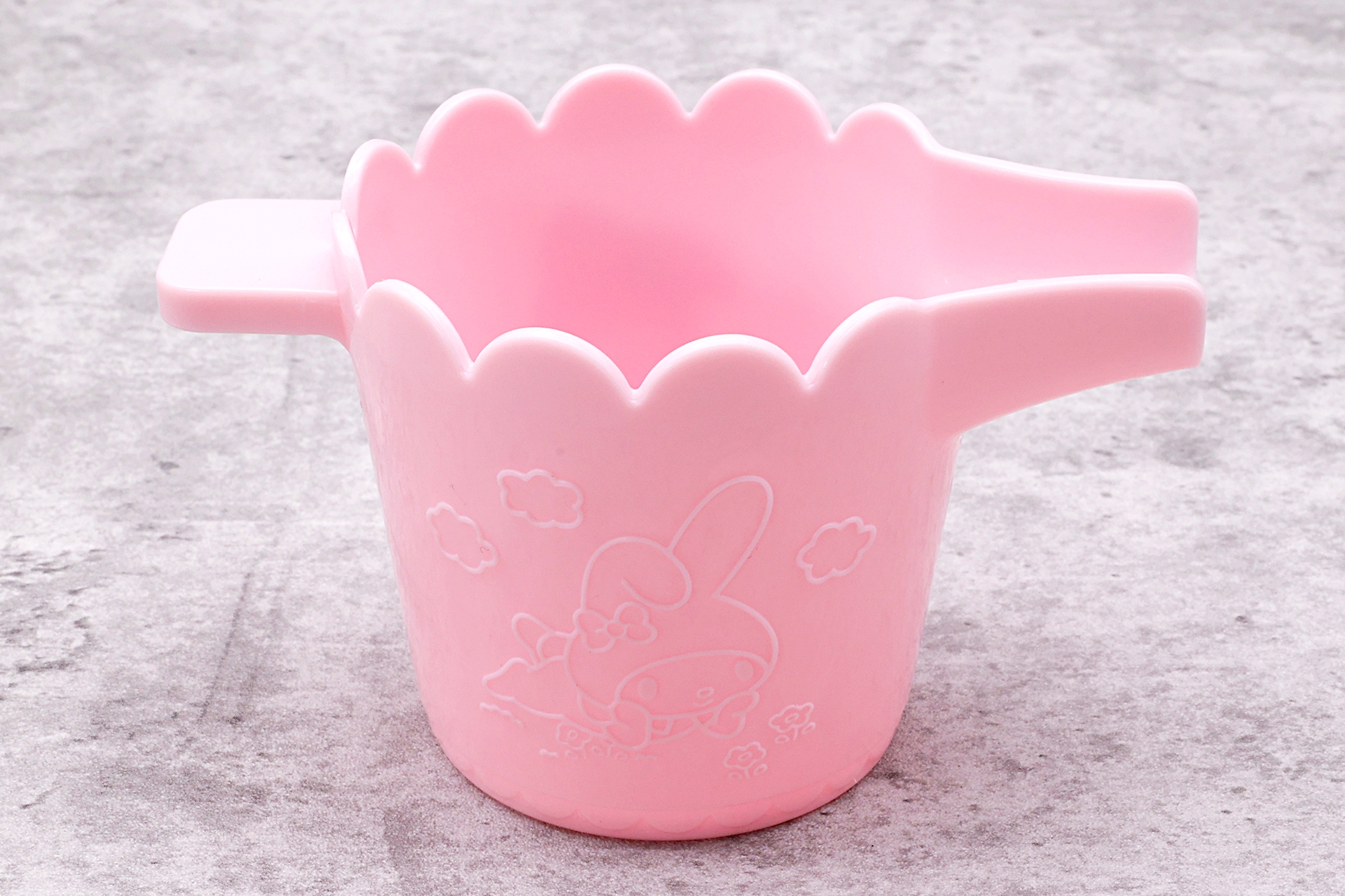 側面部分にもマイメロディの絵が刻み込まれている