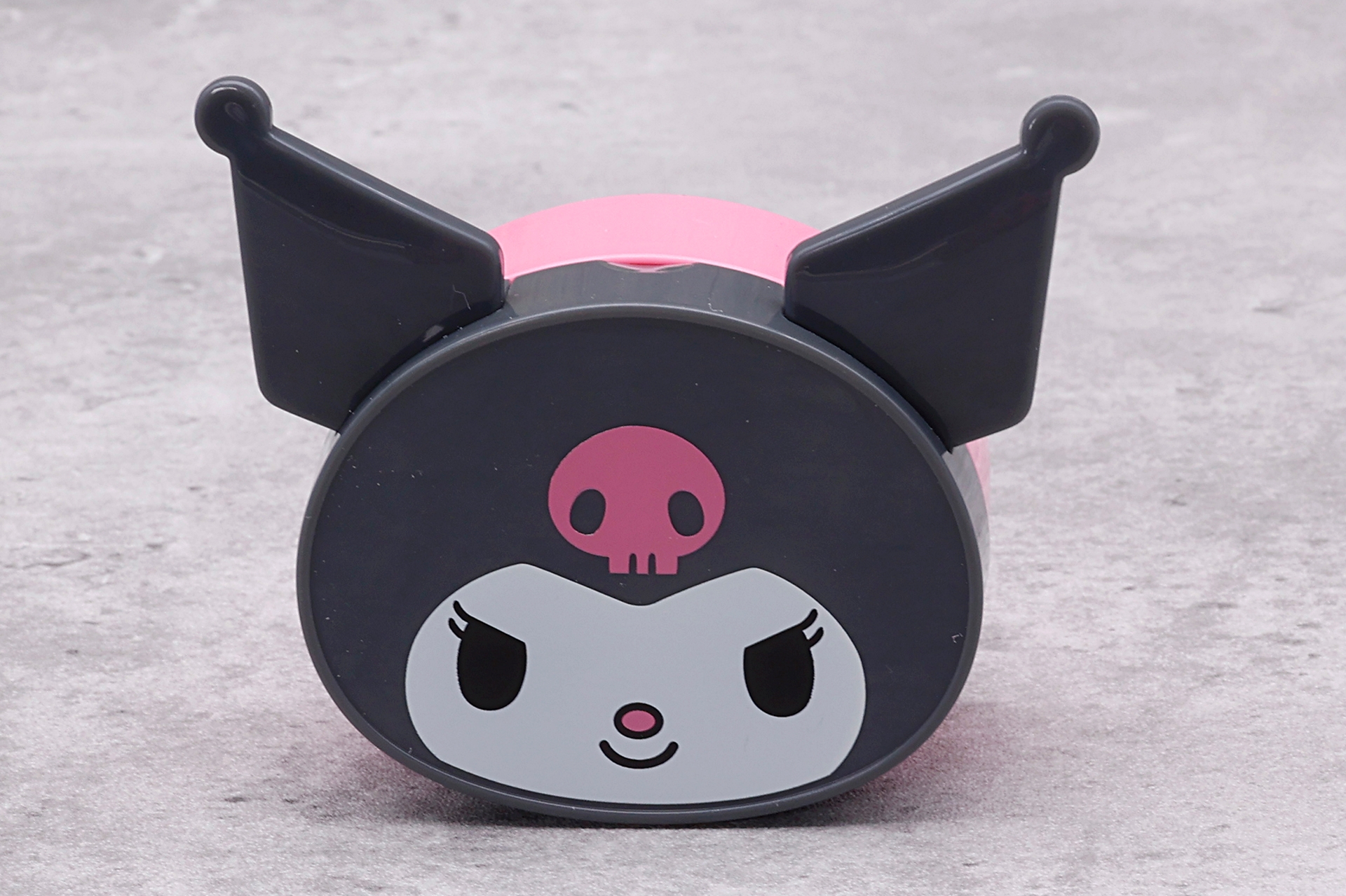 こちらがクロミのイラストが描かれた専用の収納ケース