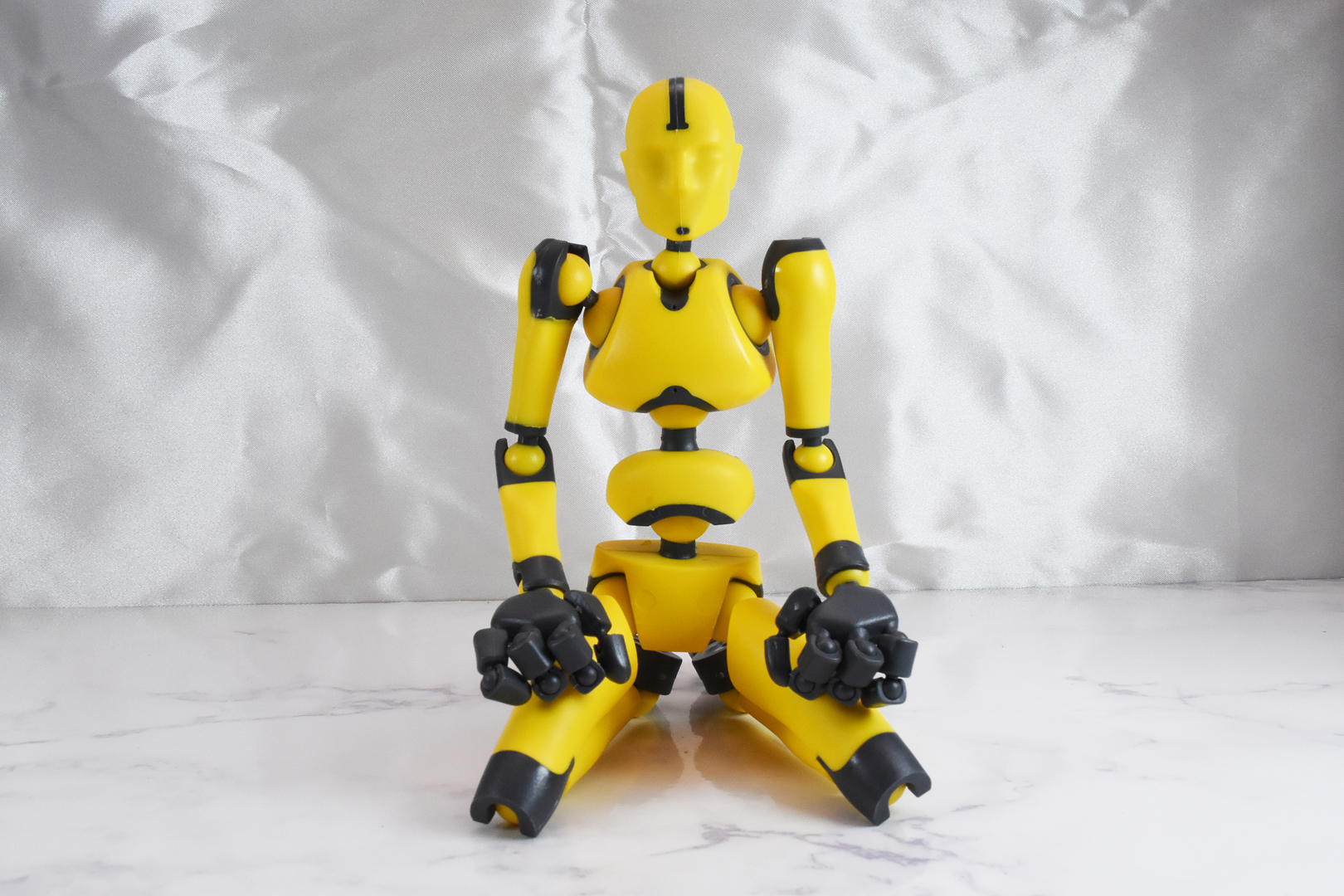 人間的なポージングもぎこちない硬さがなく、とても自然である