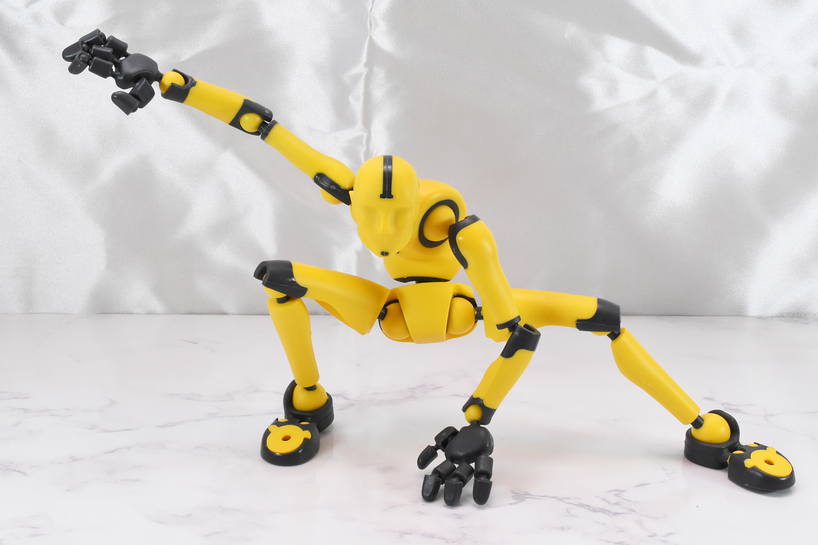 人間的なポージングもぎこちない硬さがなく、とても自然である