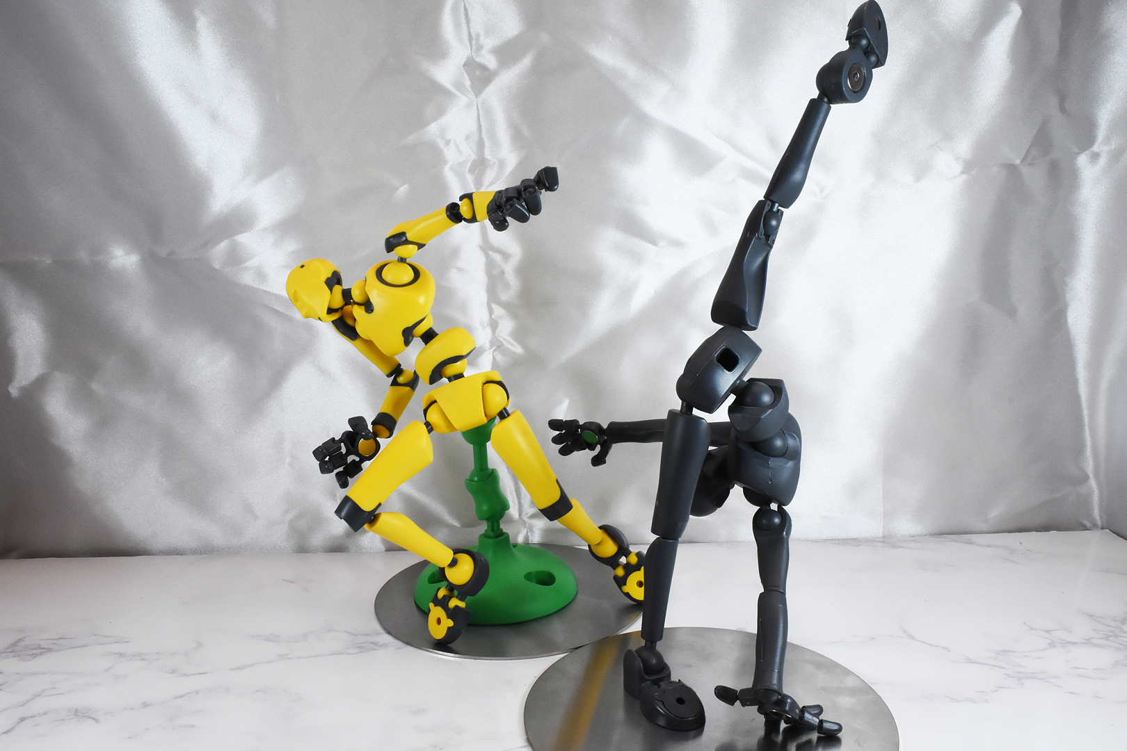 特殊部隊仕込みのキャミィの格闘術。飛び掛かっての首折りもキレイに決まる