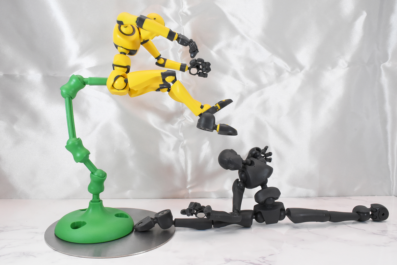 バイオレンスに満ちた、ジュリのアクションもバッチリ再現