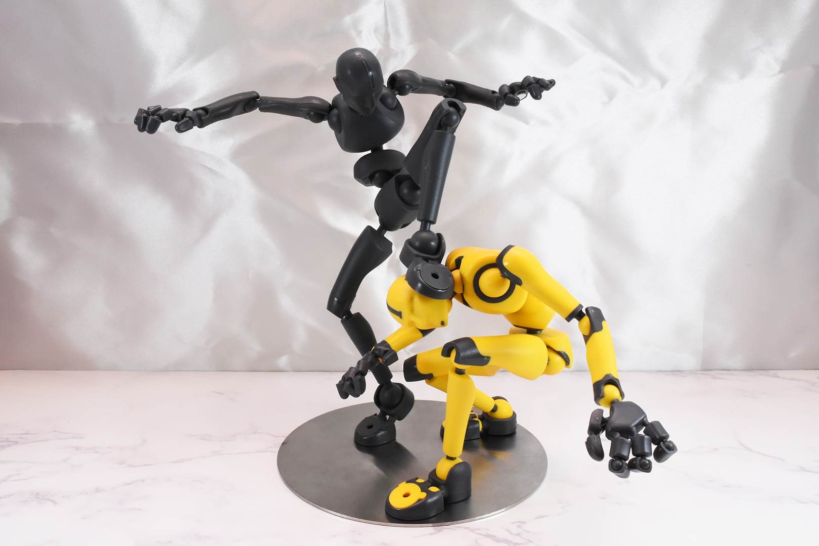 バイオレンスに満ちた、ジュリのアクションもバッチリ再現