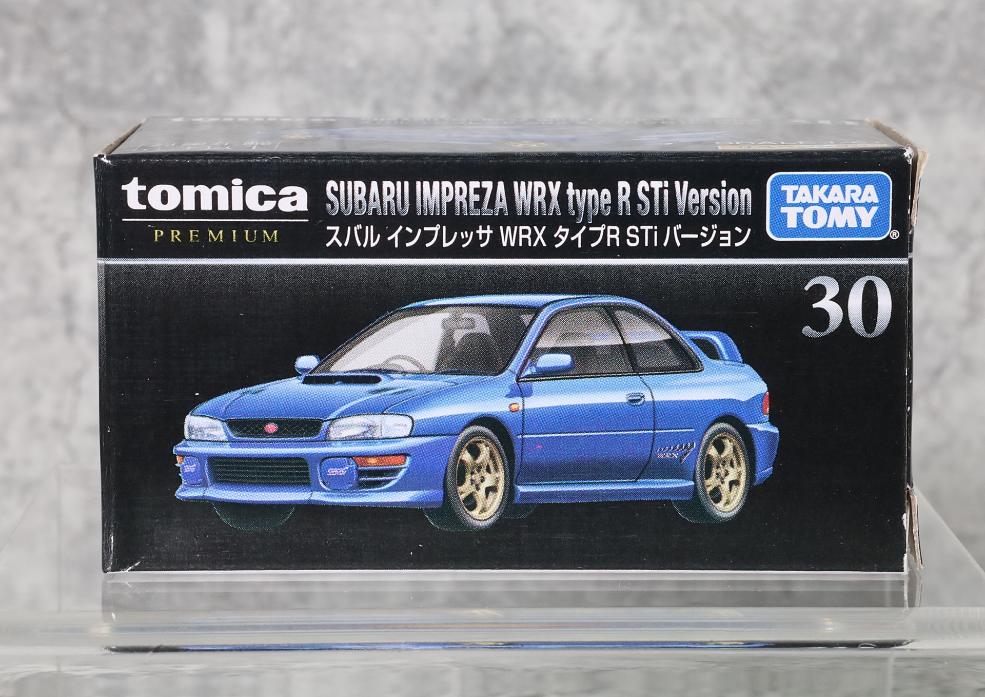 「30 スバル インプレッサ WRX タイプR STi バージョン」の箱。正面にはイラストで表現されたインプレッサ