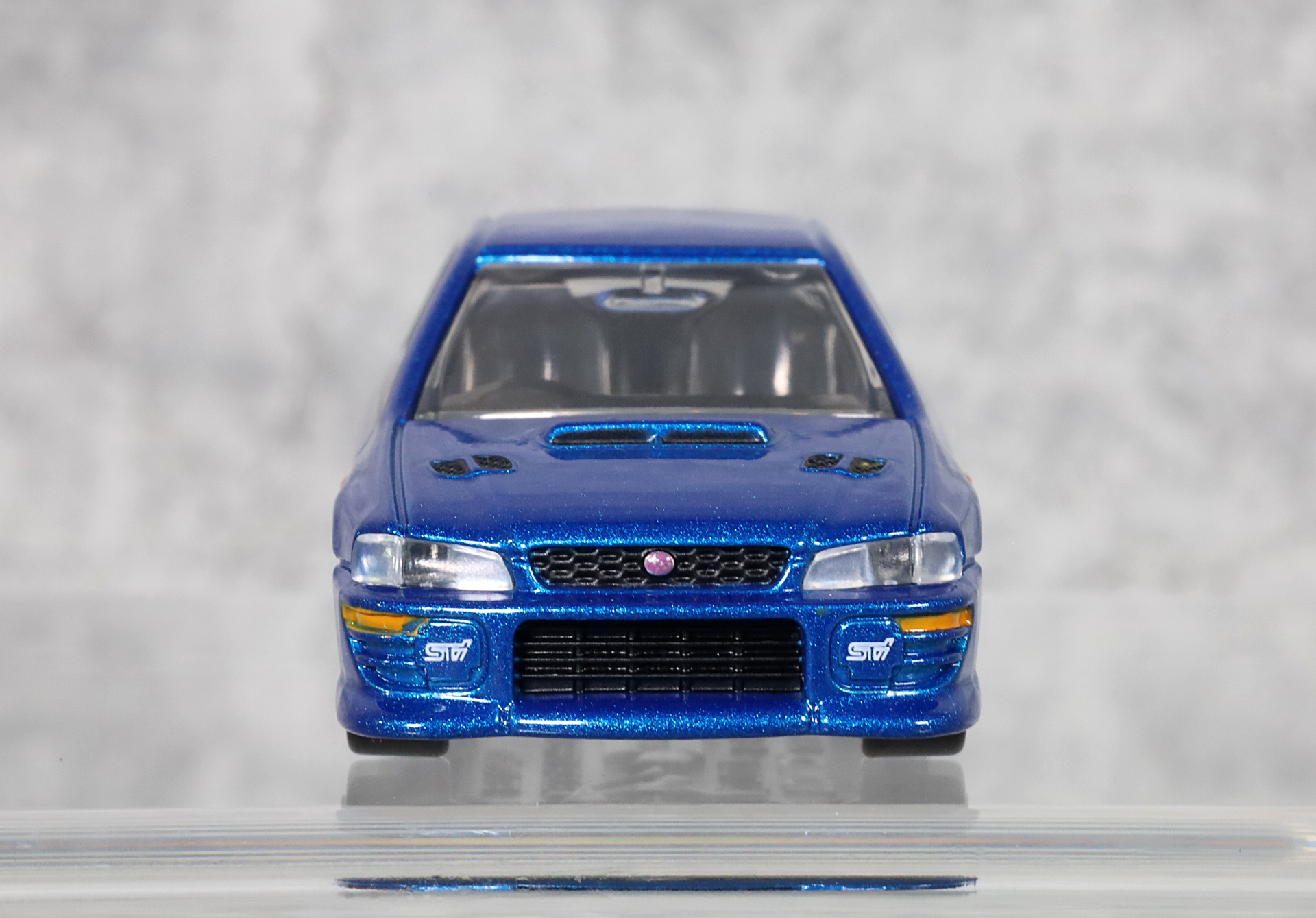 フロント。車体の凹凸といった特徴もしっかり造形されている