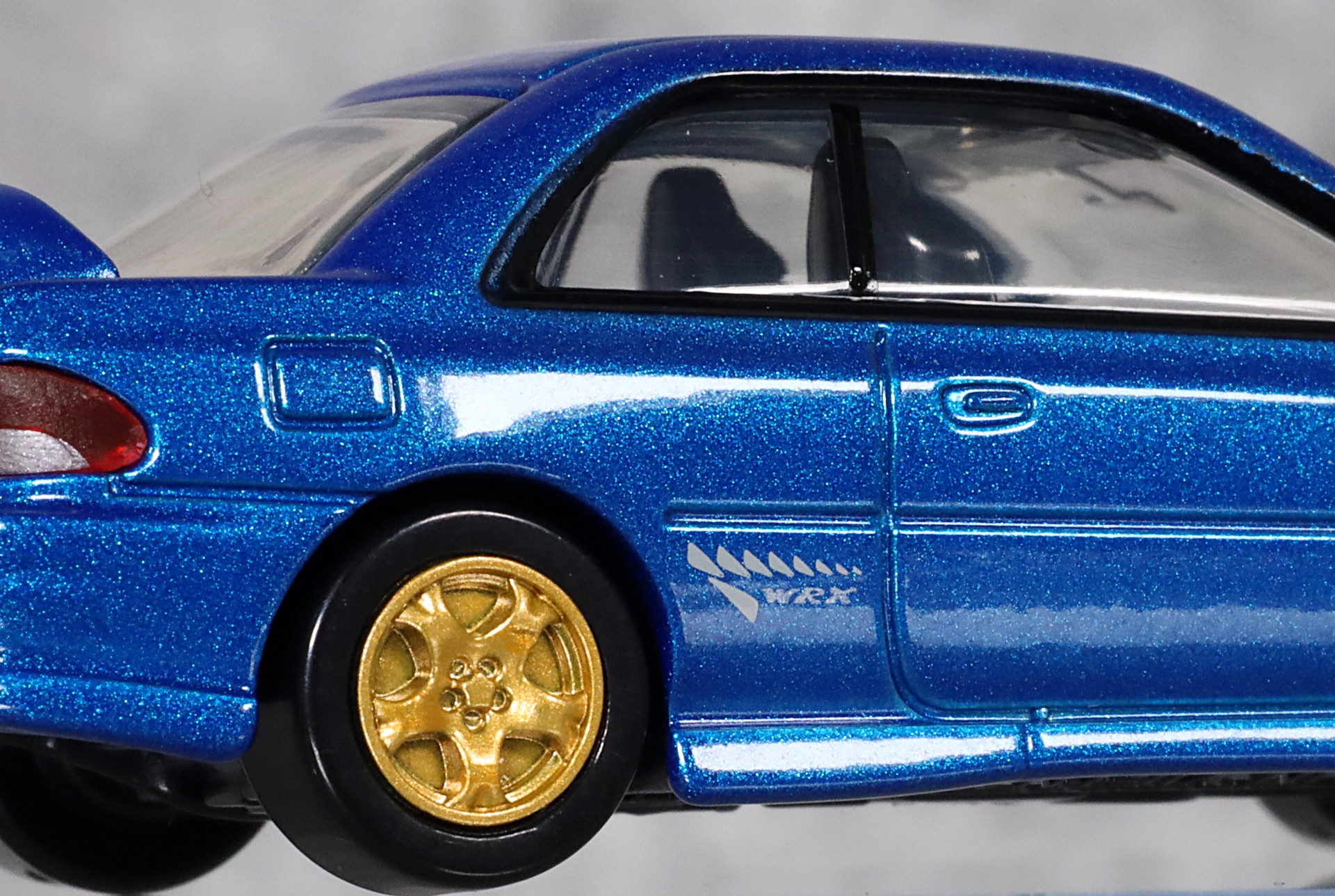 細部のディティールも確認できるが、パール塗装の発色が実車のようにきれいだ