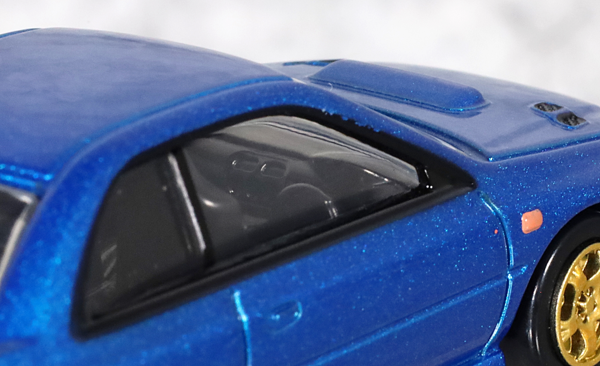 2ドアクーペではあるが、後部座席もある