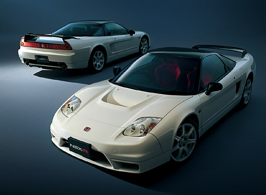 「NSX-R」（画像は本田技研工業公式サイト内の<a href="https://www.honda.co.jp/auto-archive/nsx/2005/photo-lib/index.html" class="n" target="_blank">「NSX フォトライブラリー」</a>より。 &copy; Honda Motor Co., Ltd. and its subsidiaries and affiliates. All Rights Reserved.）