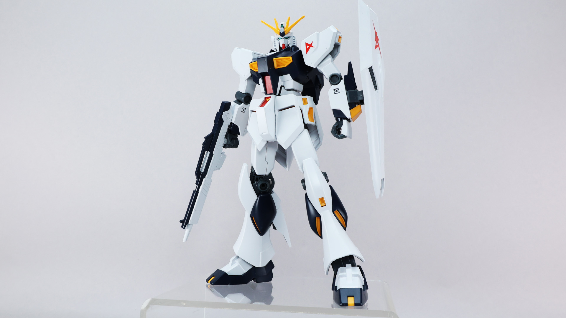 このνガンダム、価格1,100円（税込）ですよ！