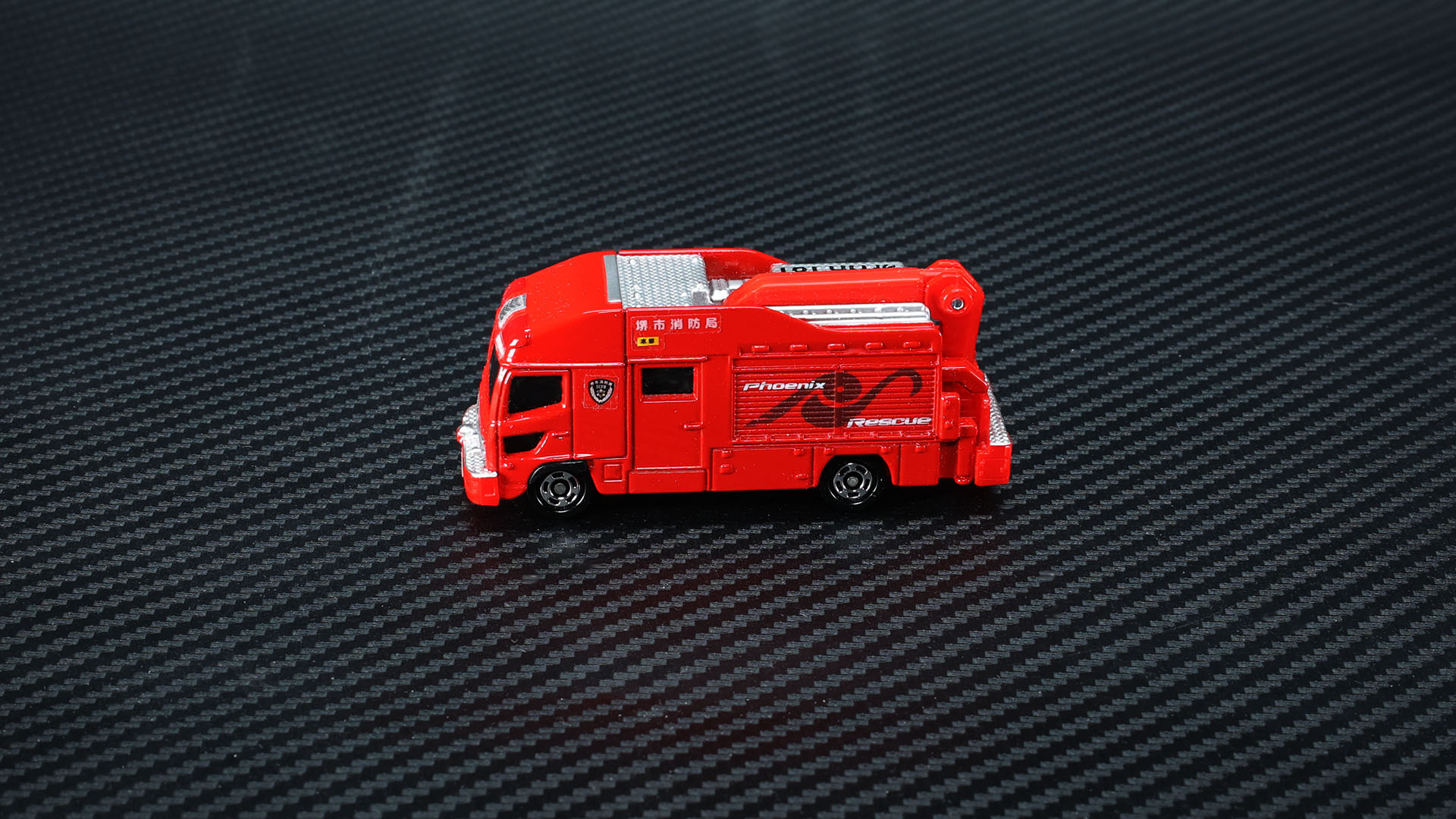 左側面には「Pheonix Rescue」のロゴがプリントされています