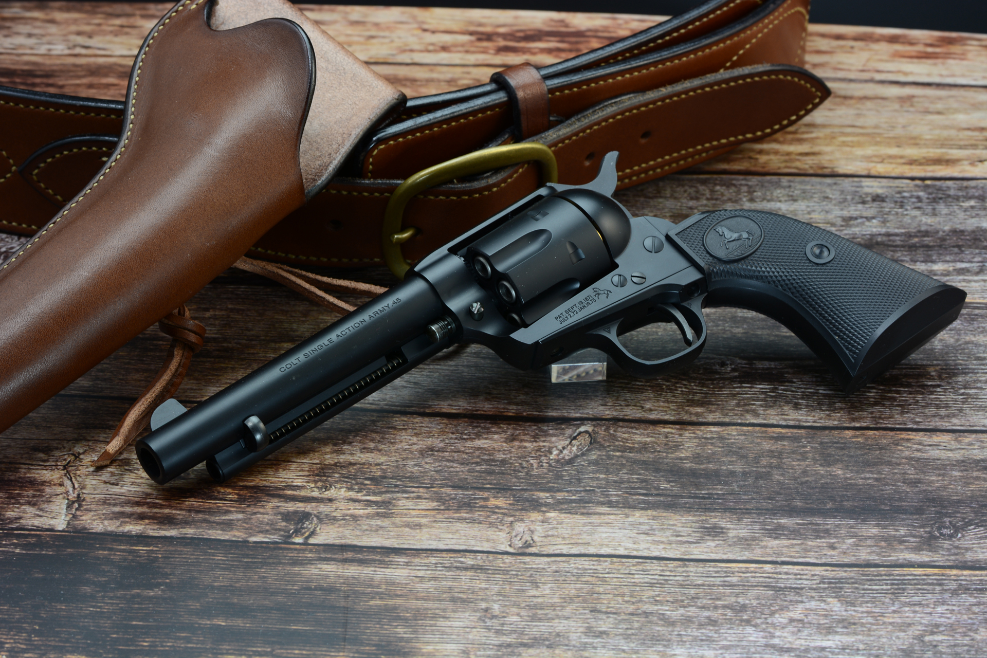 帽子やホルスターとも合わせてみる