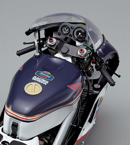 プラモデル「Honda NSR500 “1989 WGP500 チャンピオン”」の再販