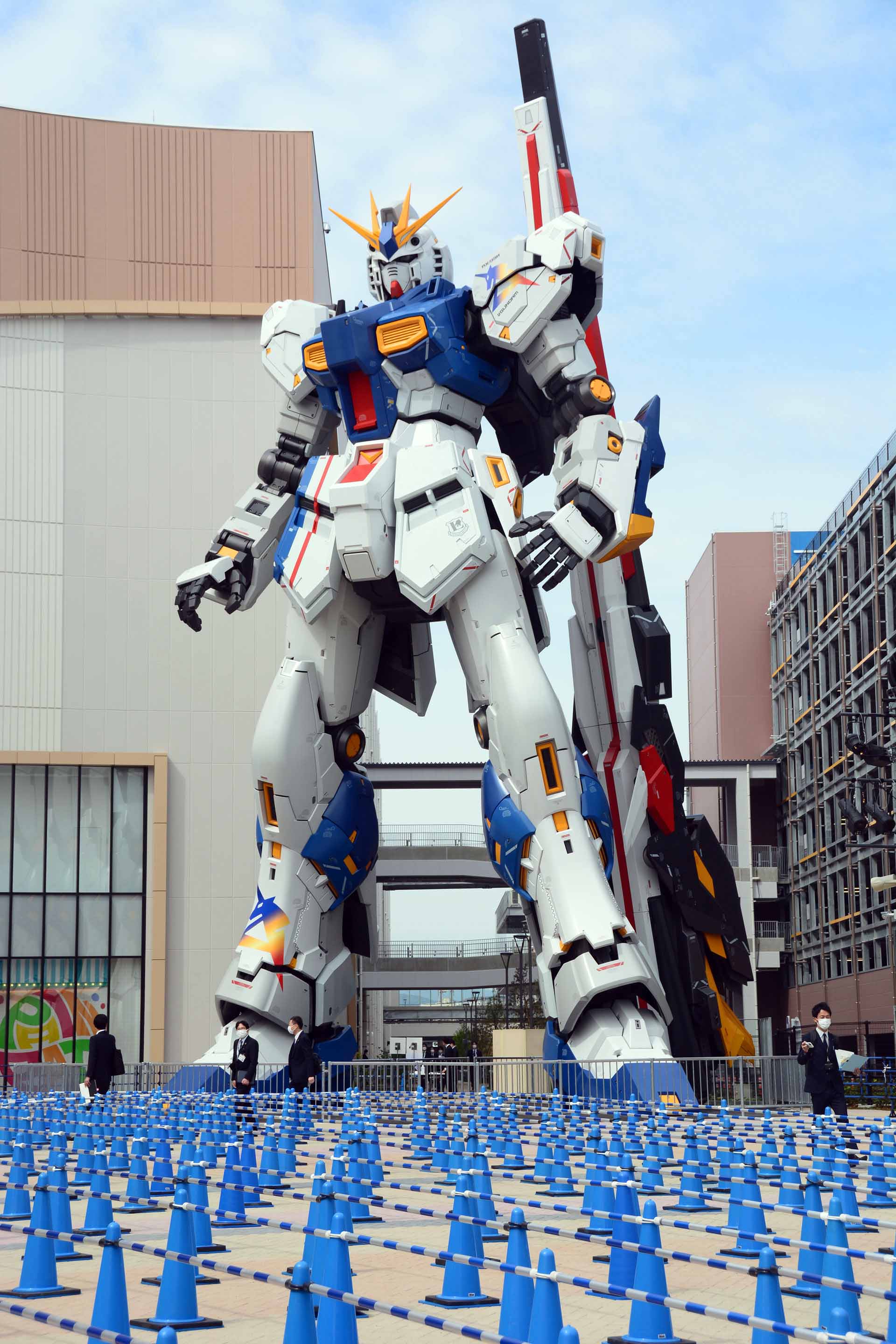 実物大立像だからこその圧倒的なディテール表現はいつまでも見ていたくなる