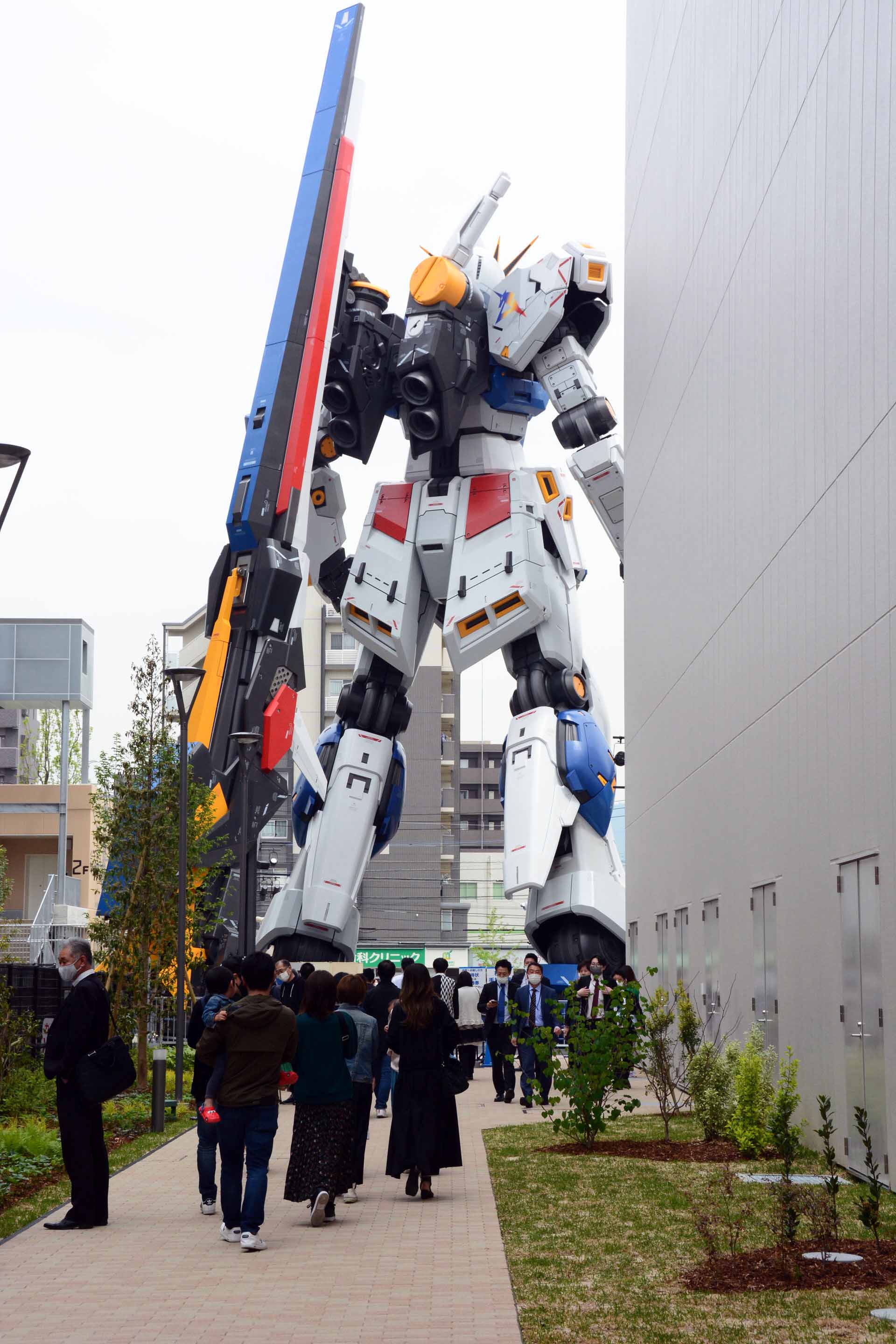 実物大立像だからこその圧倒的なディテール表現はいつまでも見ていたくなる