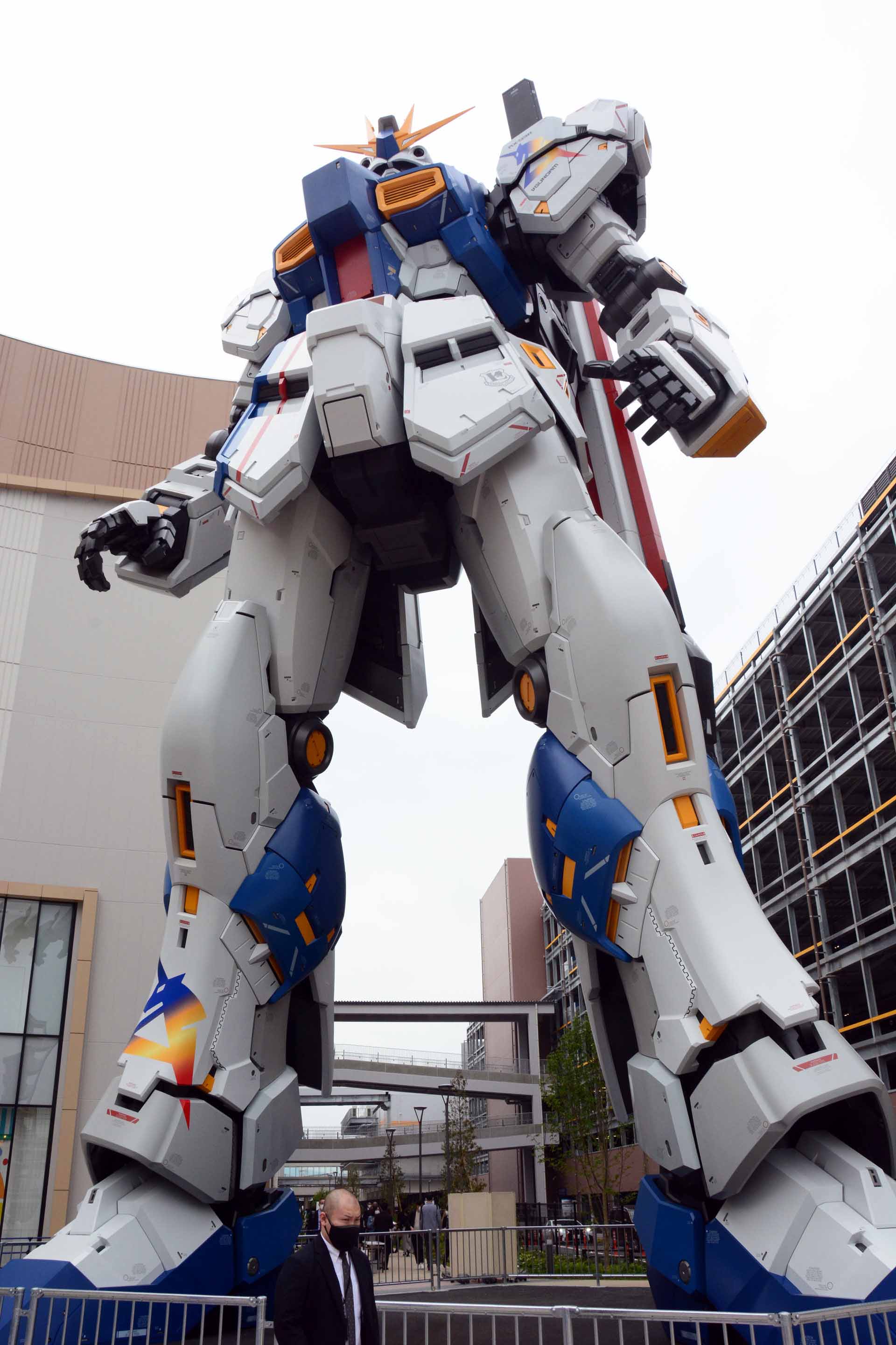 実物大立像だからこその圧倒的なディテール表現はいつまでも見ていたくなる