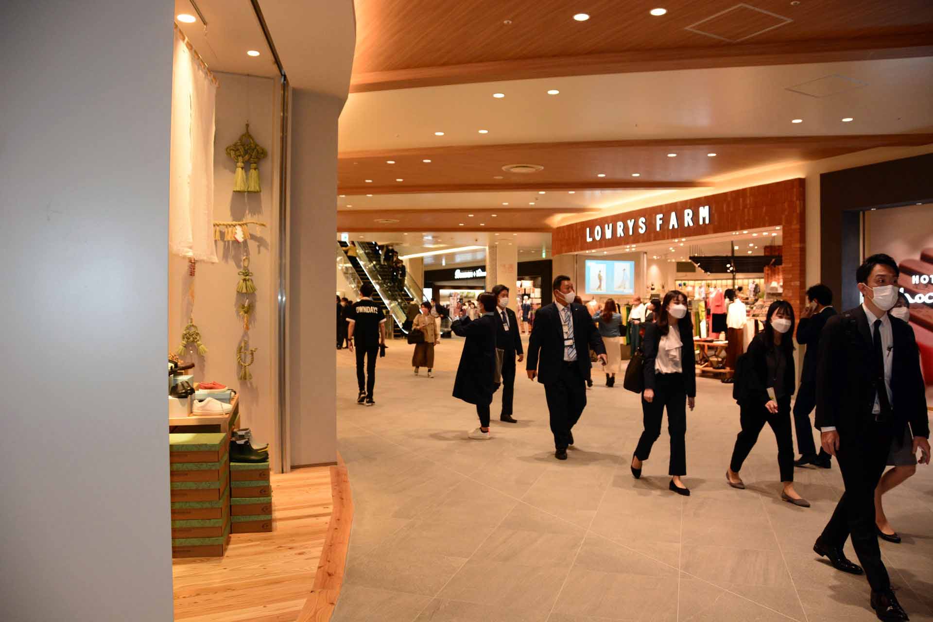 福岡最大のショッピングモールやレストラン街に加え、運動場など新たなコミュニティの中心となる施設だ