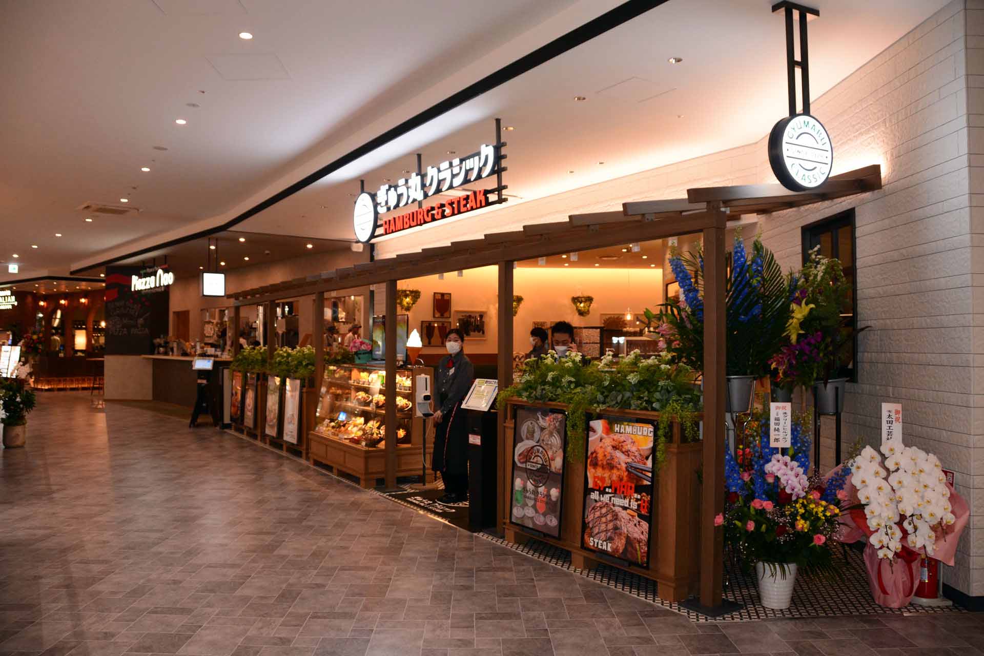 福岡最大のショッピングモールやレストラン街に加え、運動場など新たなコミュニティの中心となる施設だ