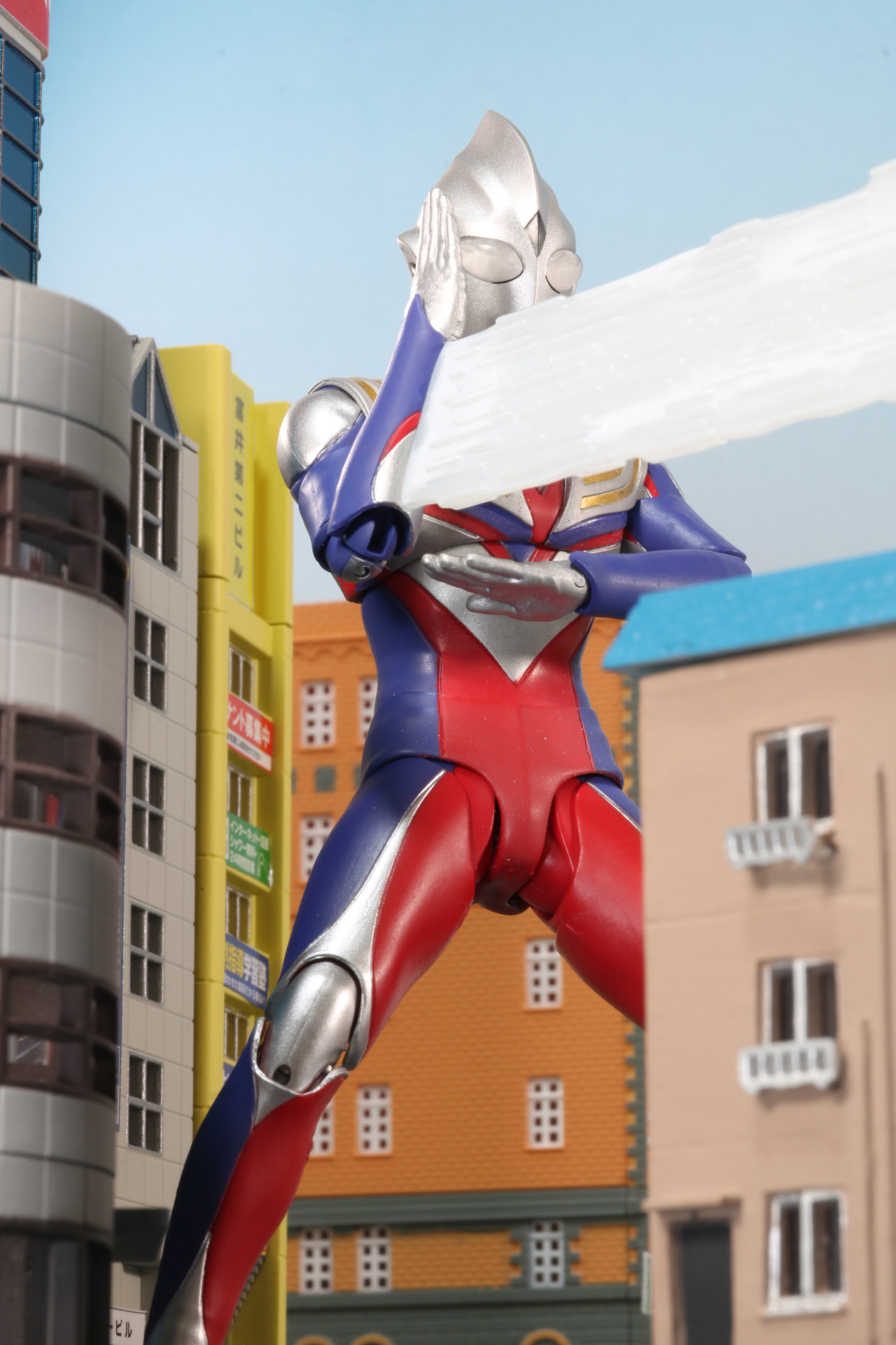 ゼペリオン光線を放つ姿もダイナミック