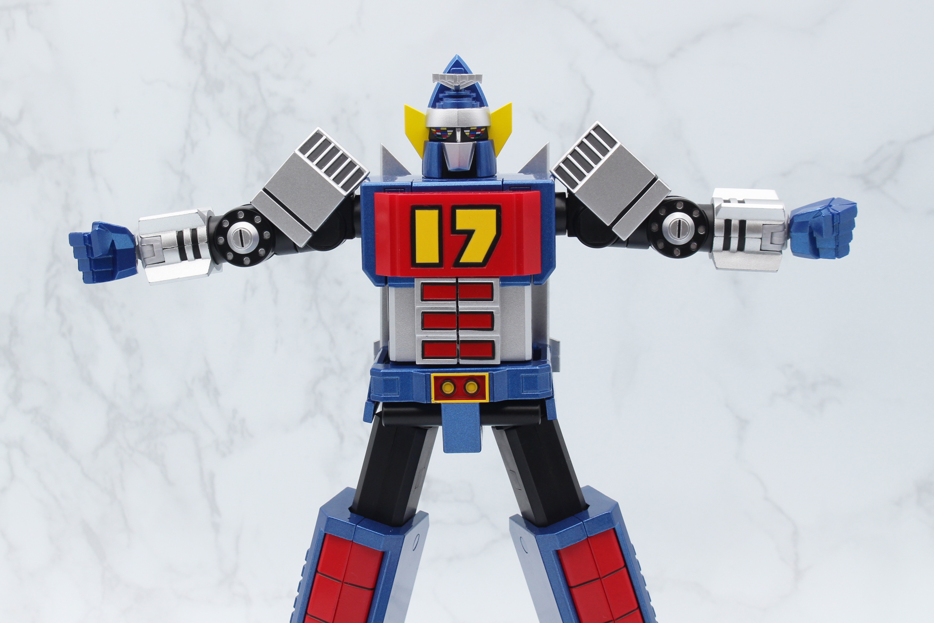 肩のアーマーは別の関節で接続されているので、腕を真横まで広げることが可能