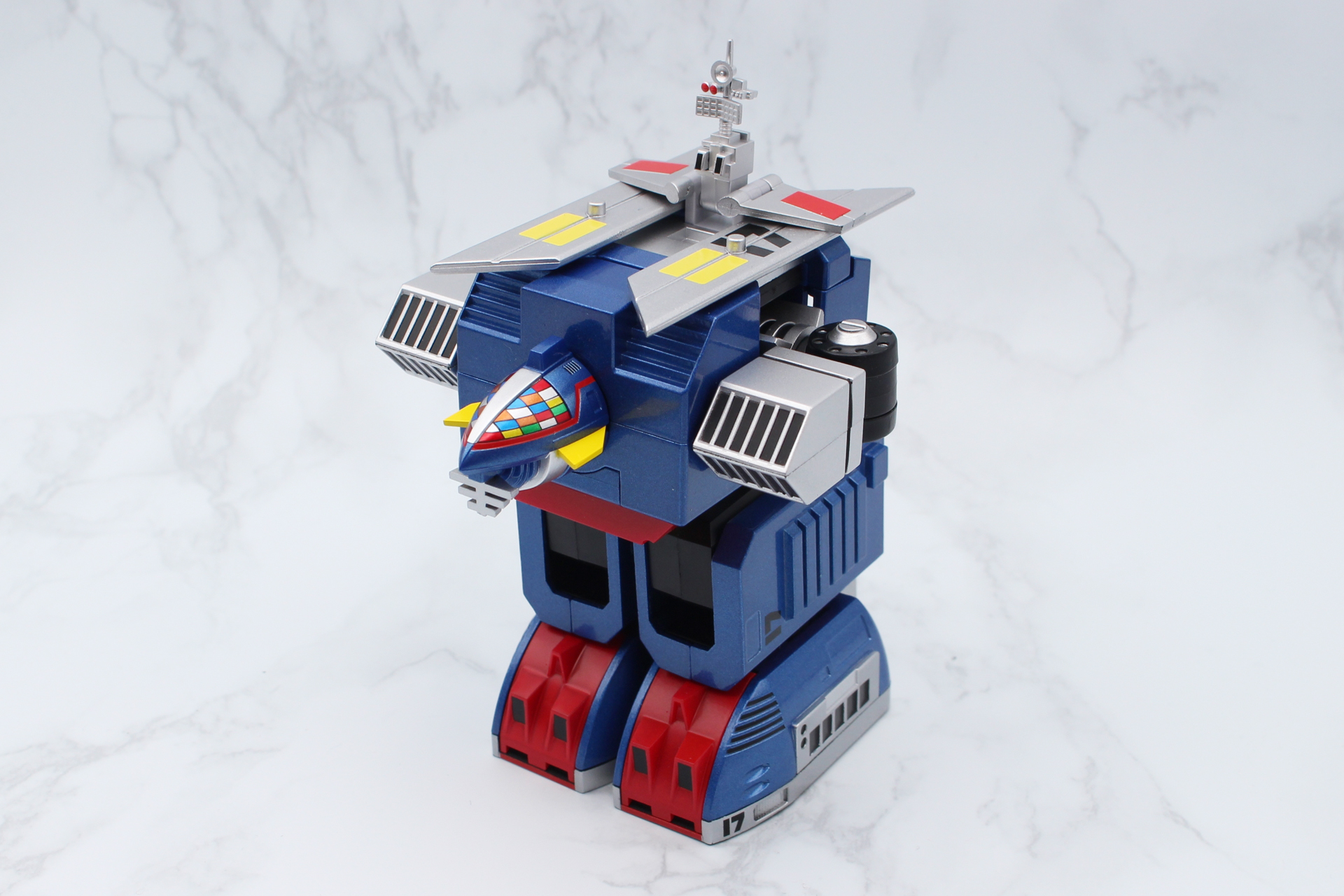 上面のアンテナを立てて要塞ワンセブンの完成