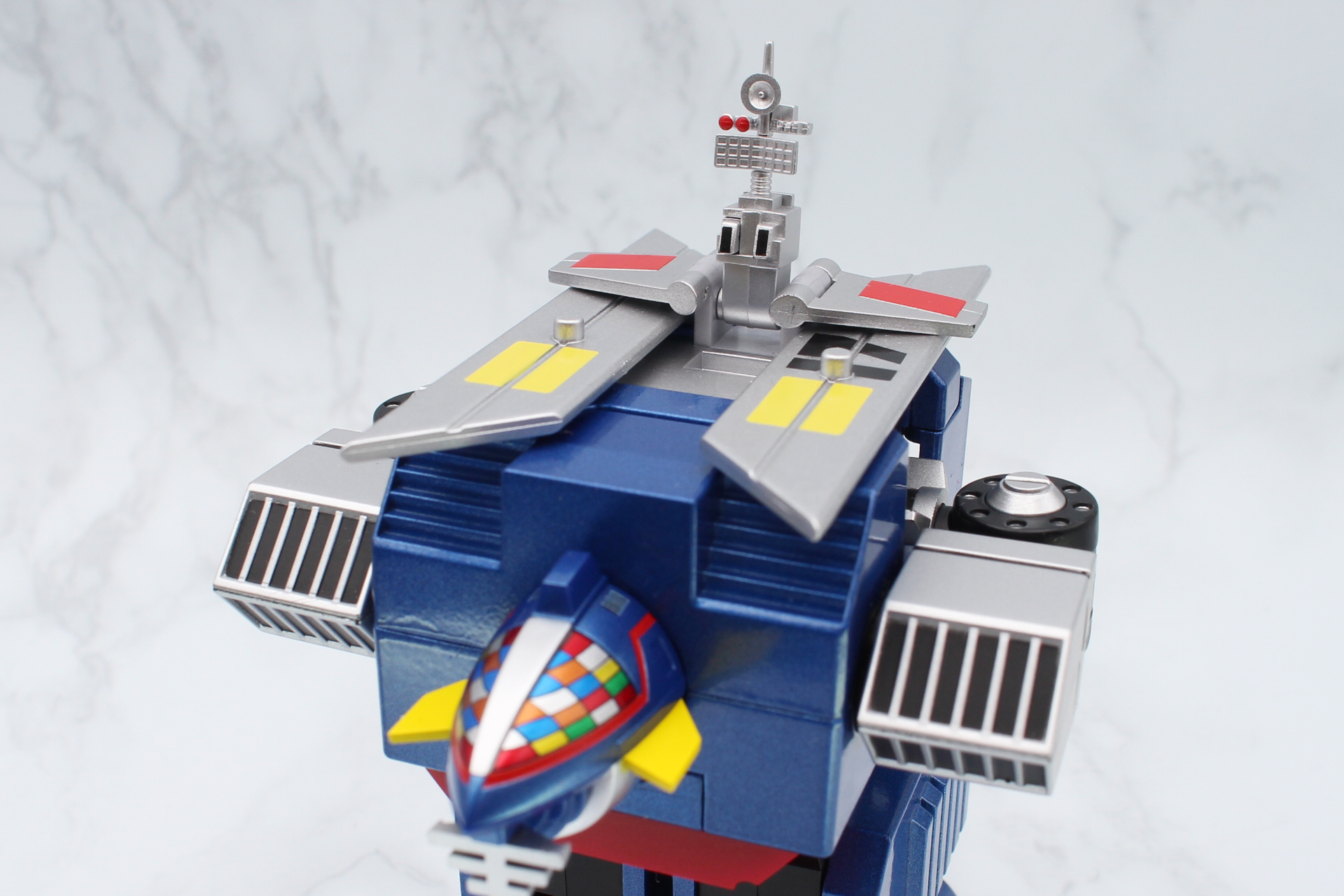 アンテナのディテールも細かい