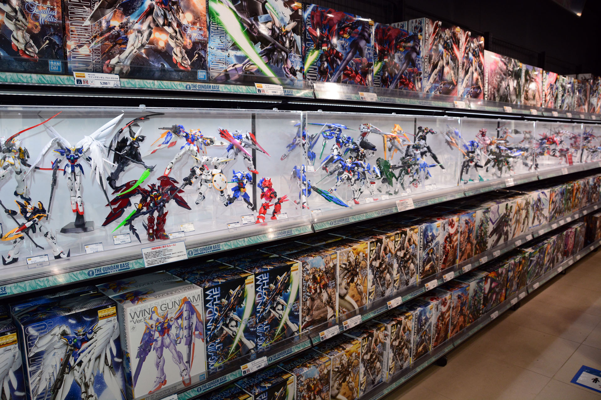 なんといっても最大の魅力は素意の品揃えだ。あらゆるガンプラがあり、購入できる場所を理想とし多彩なガンプラを取り扱っている