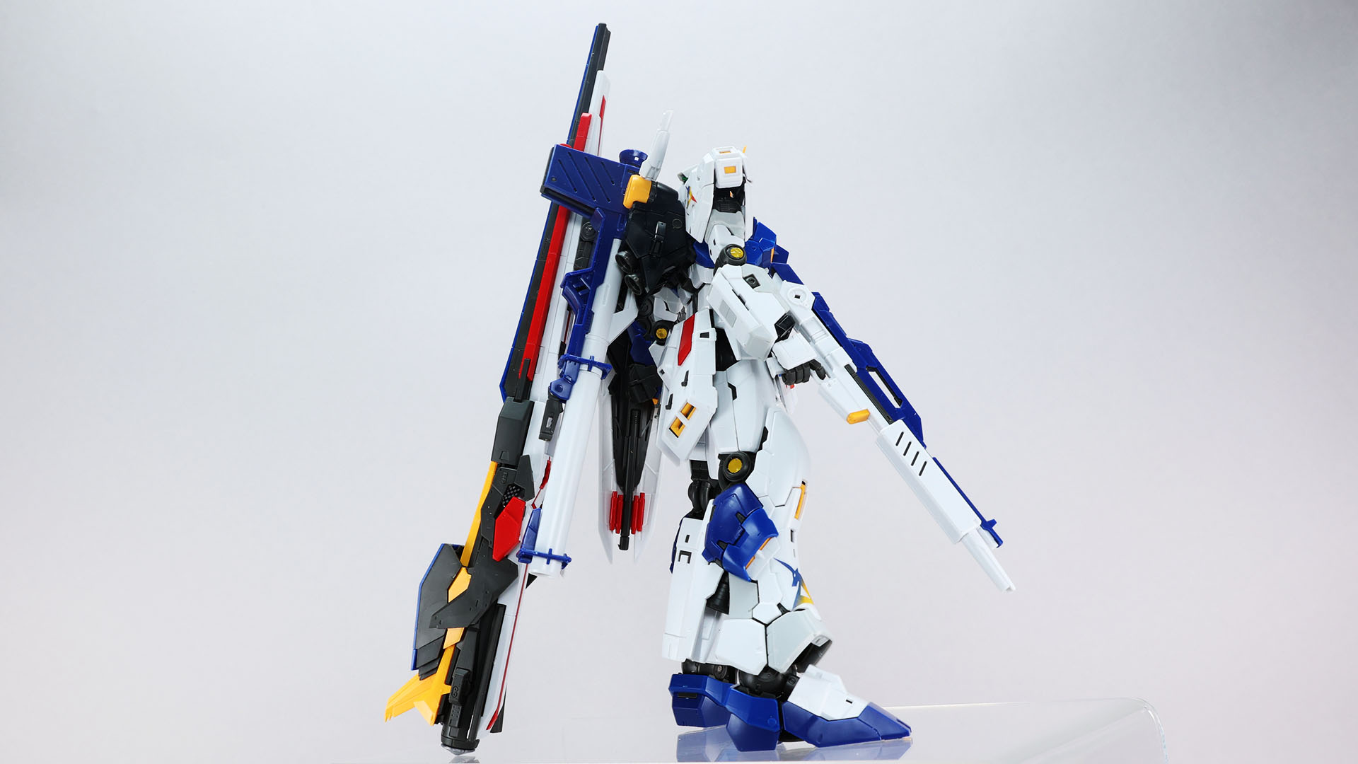 ロングレンジ・フィン・ファンネルがいかに巨大かわかります