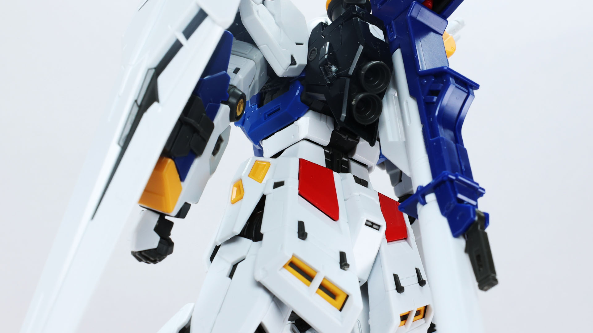 メカ部の表現とバックパックの密度感が素晴らしい