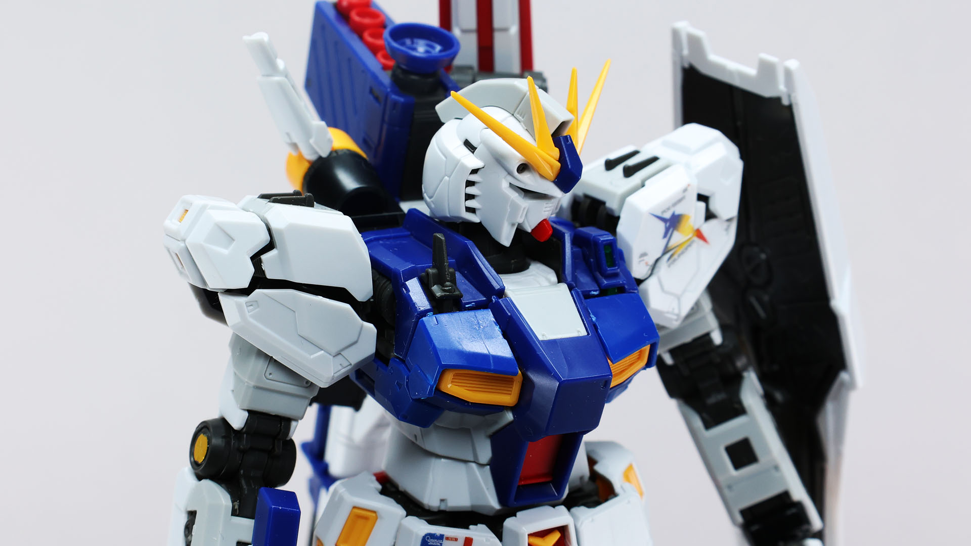 彩度の高いカラーリングが目を引きます