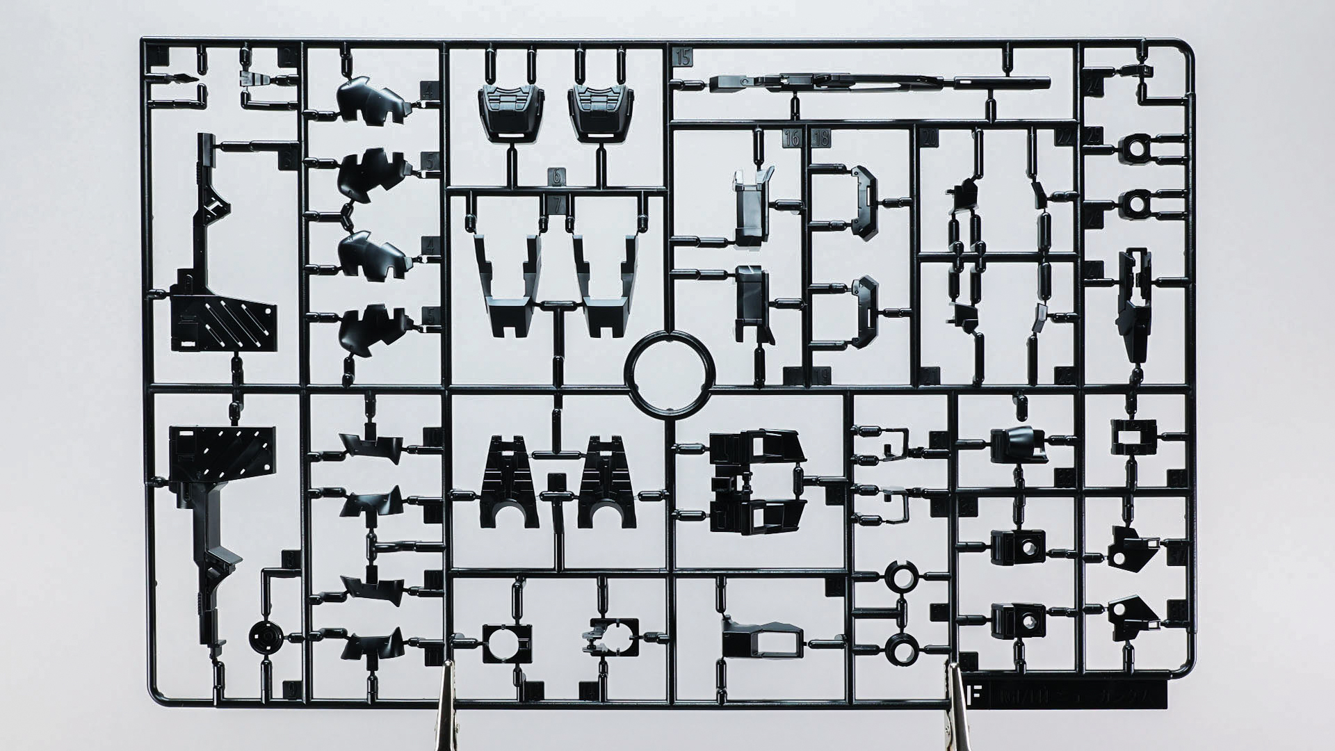 Fランナー（グレー）。このグレーとブルーで色違いを表現します