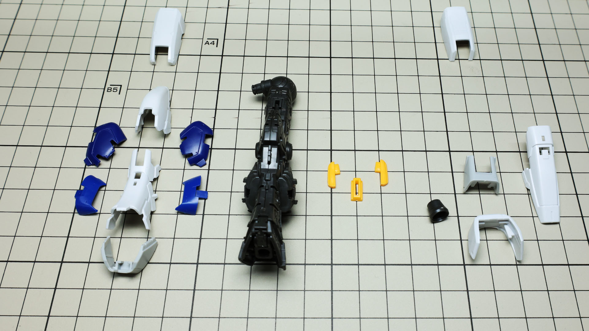 スラスターを組み付けます