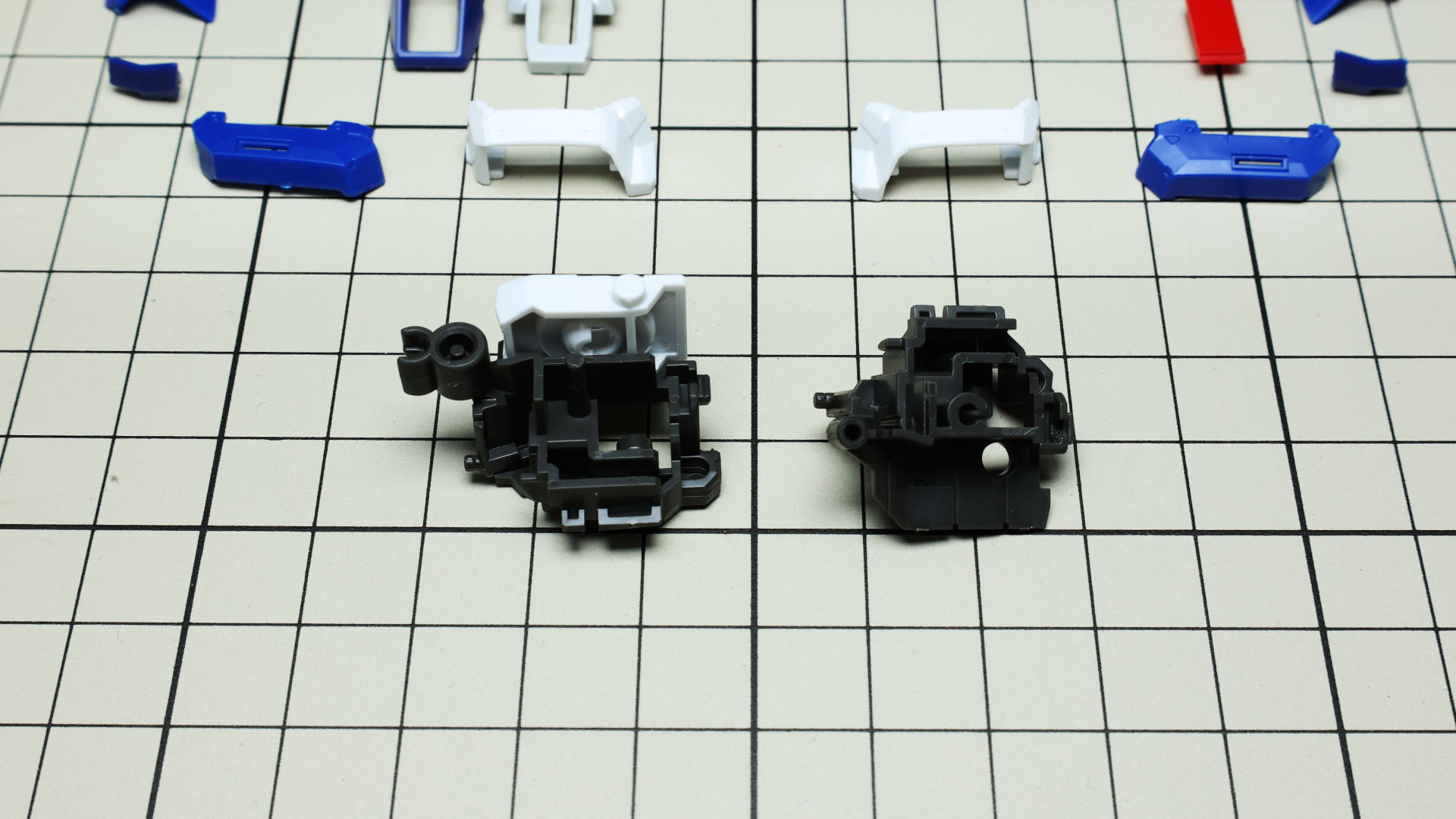 さらに胸部を組み上げ……