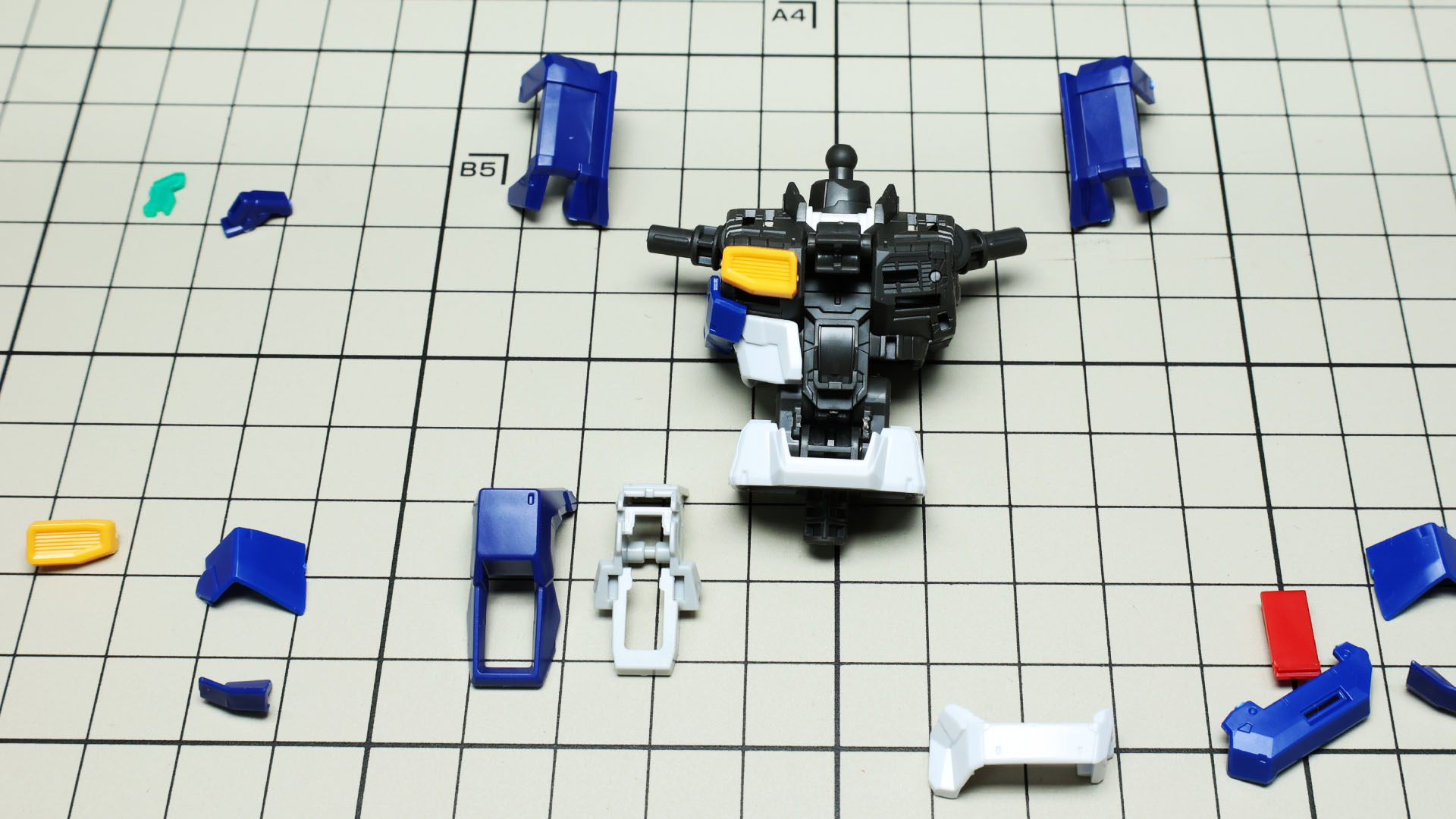 片側のカラフルな外装を取り付けています