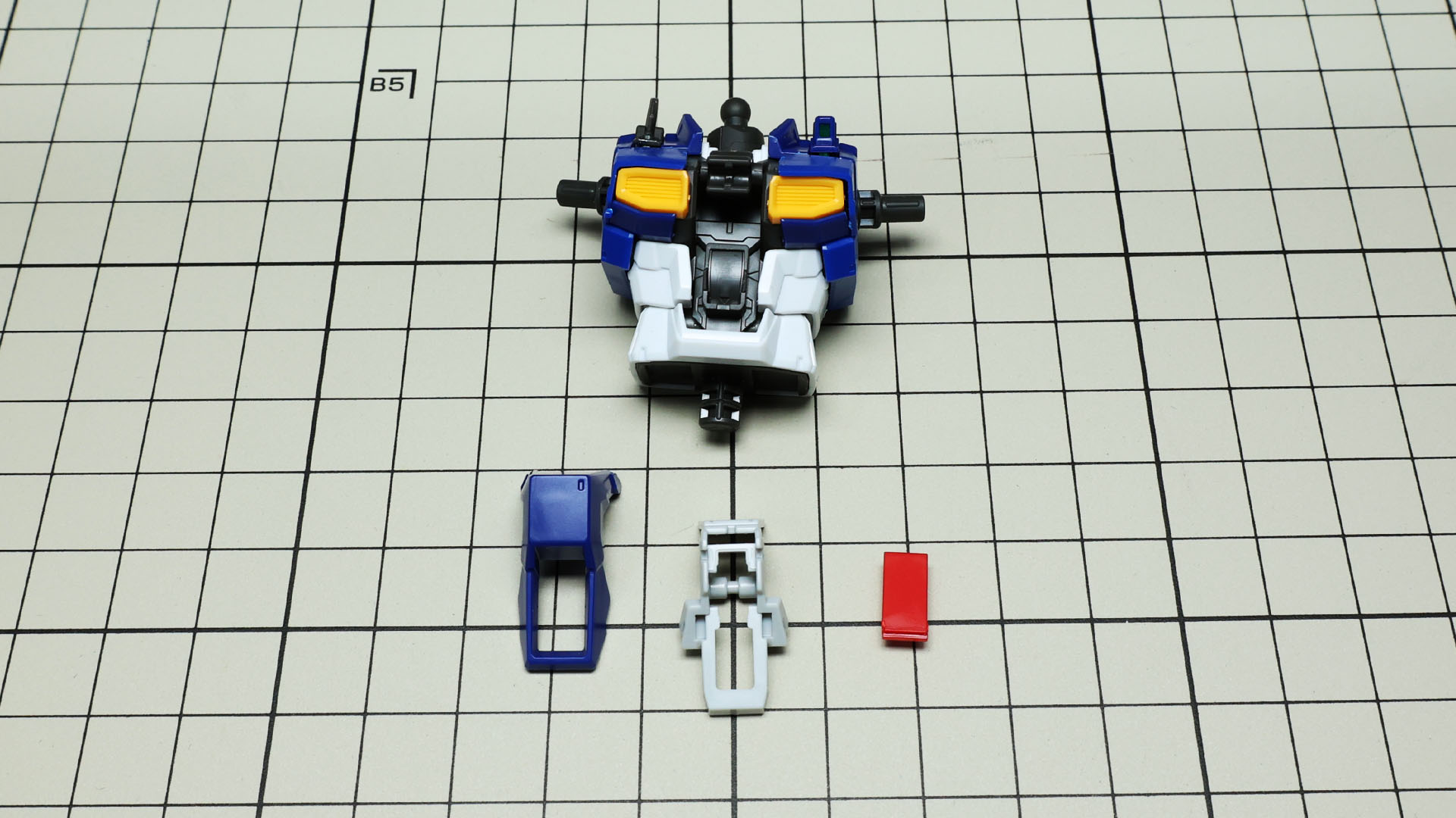 コクピットハッチも3色での構成