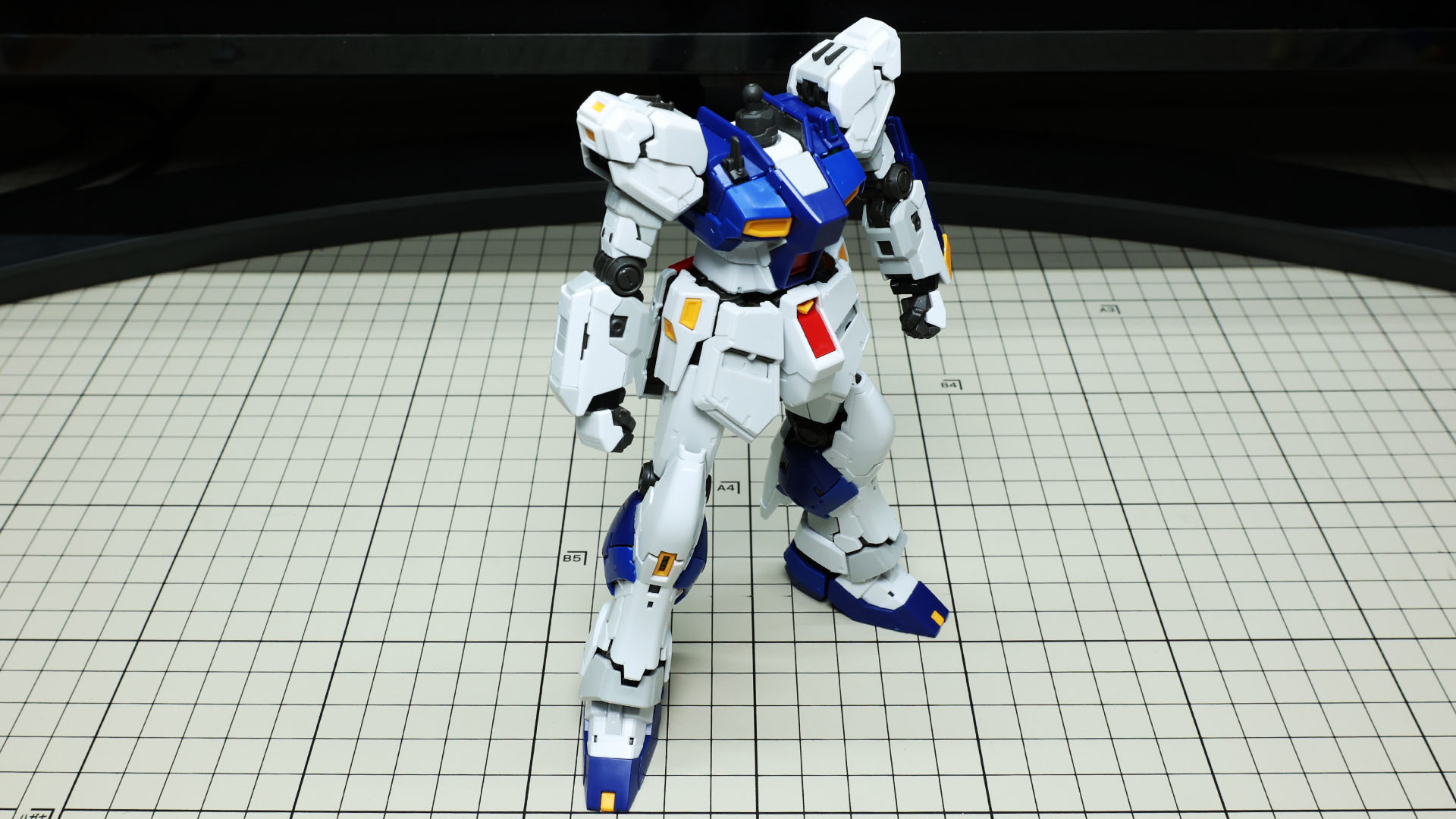 本体とドッキングさせると完成します