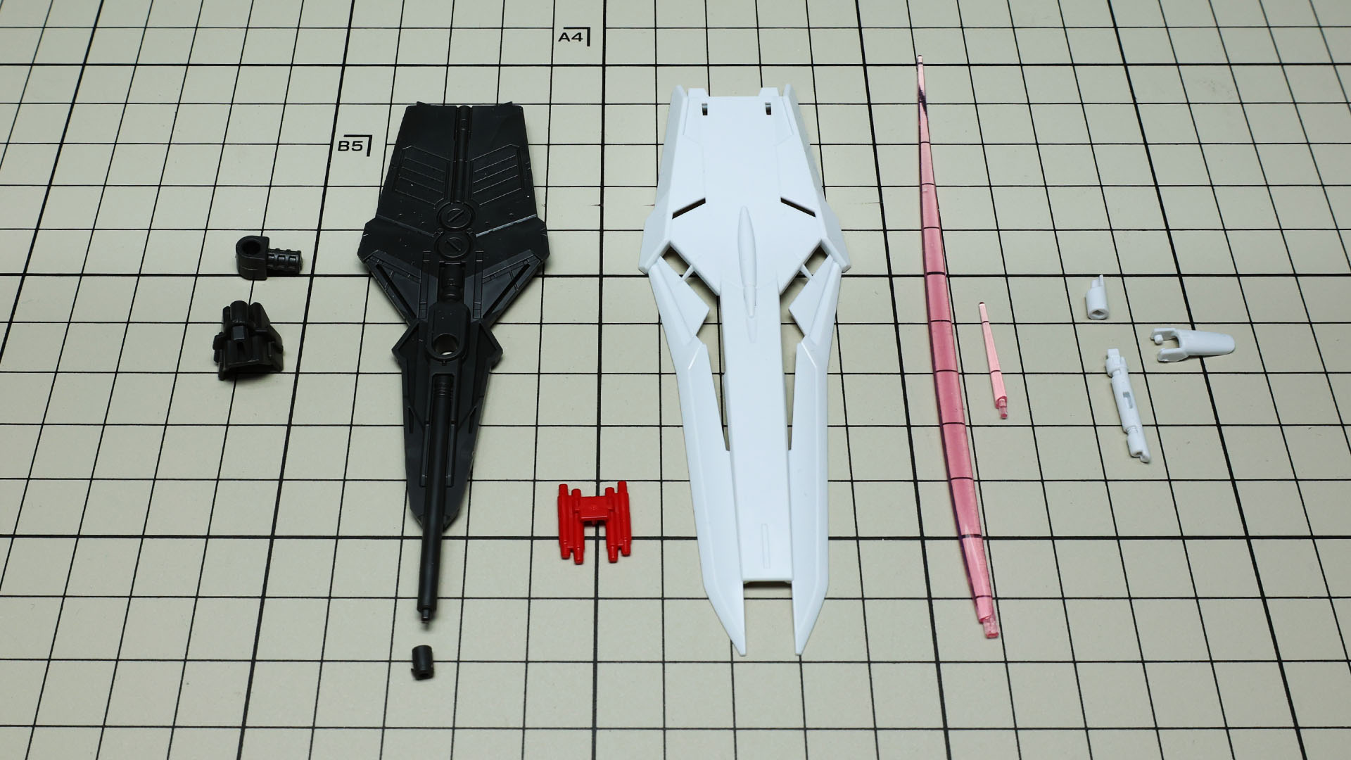 シールドとビーム・サーベルもかんたんな構造です