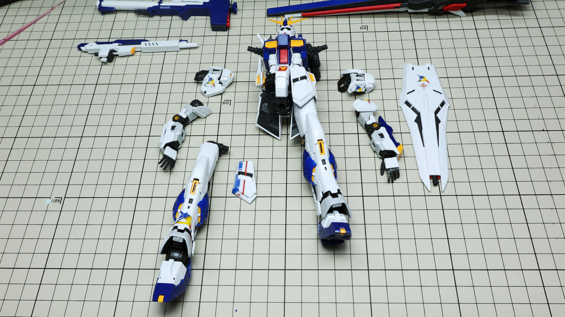 作業がしやすいようにいったん分解します