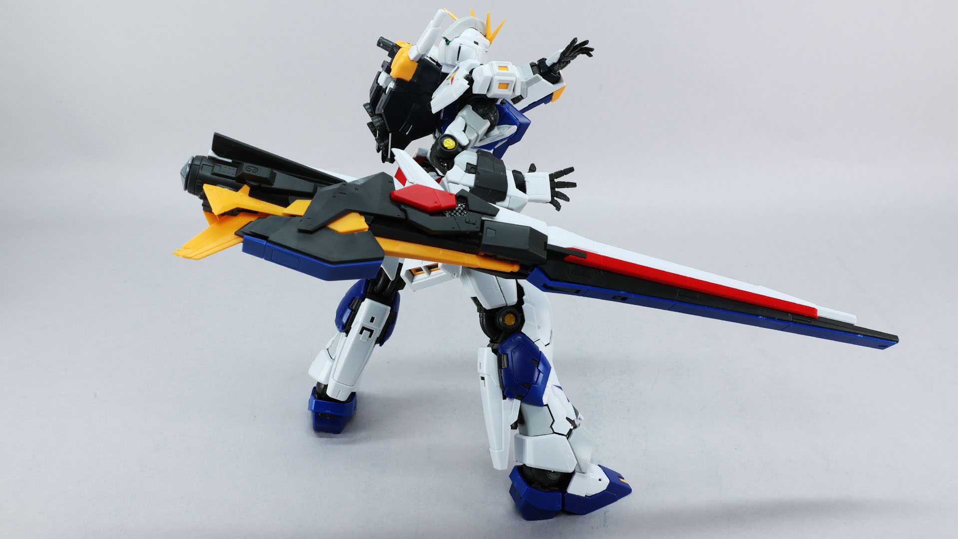 右腕にマウントしても自重で下がらない