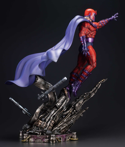 全高48cm！ 「X-MEN」より磁界王「マグニートー」のスタチューが
